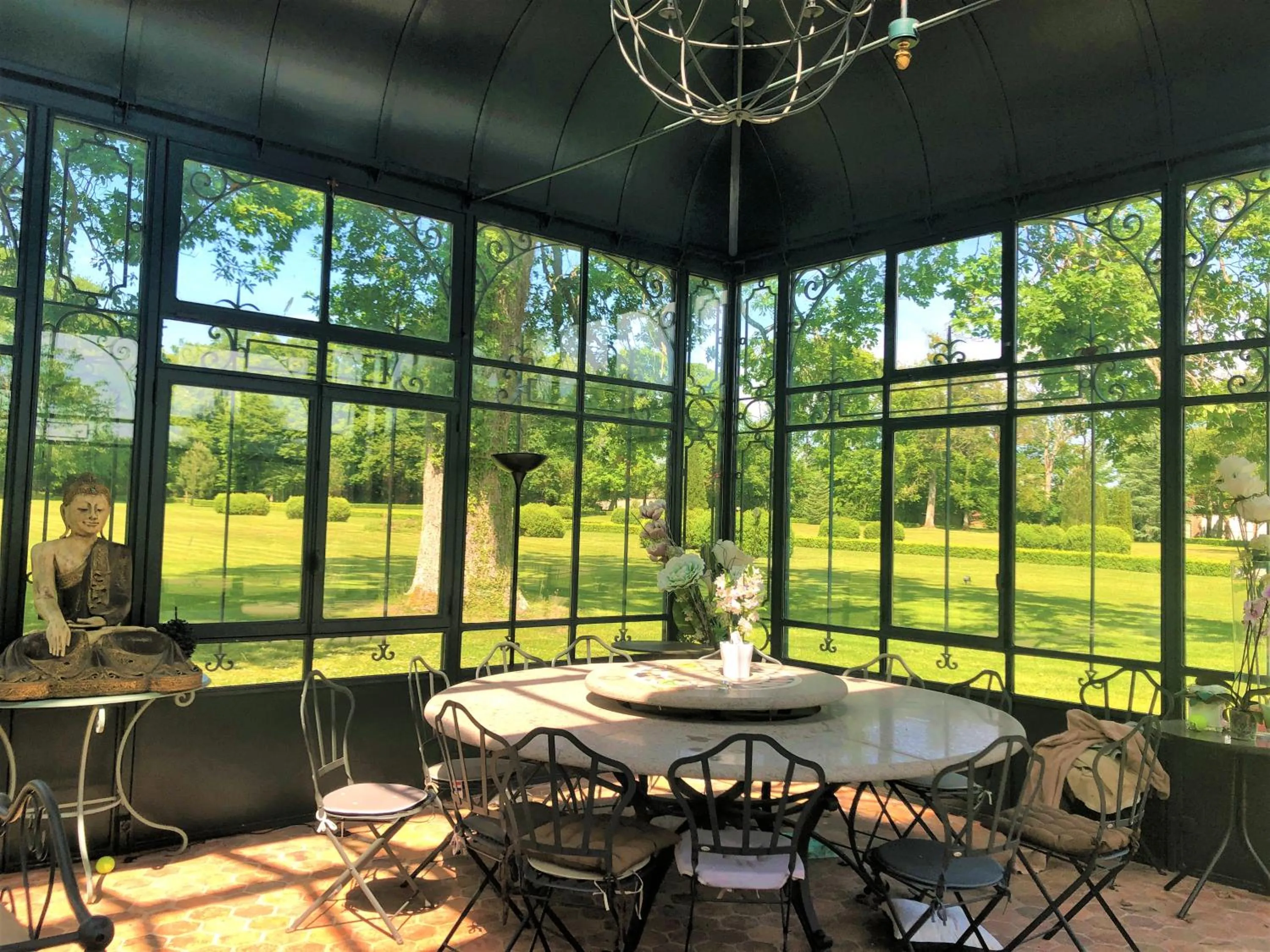 Dining area in Château du Boulay Morin