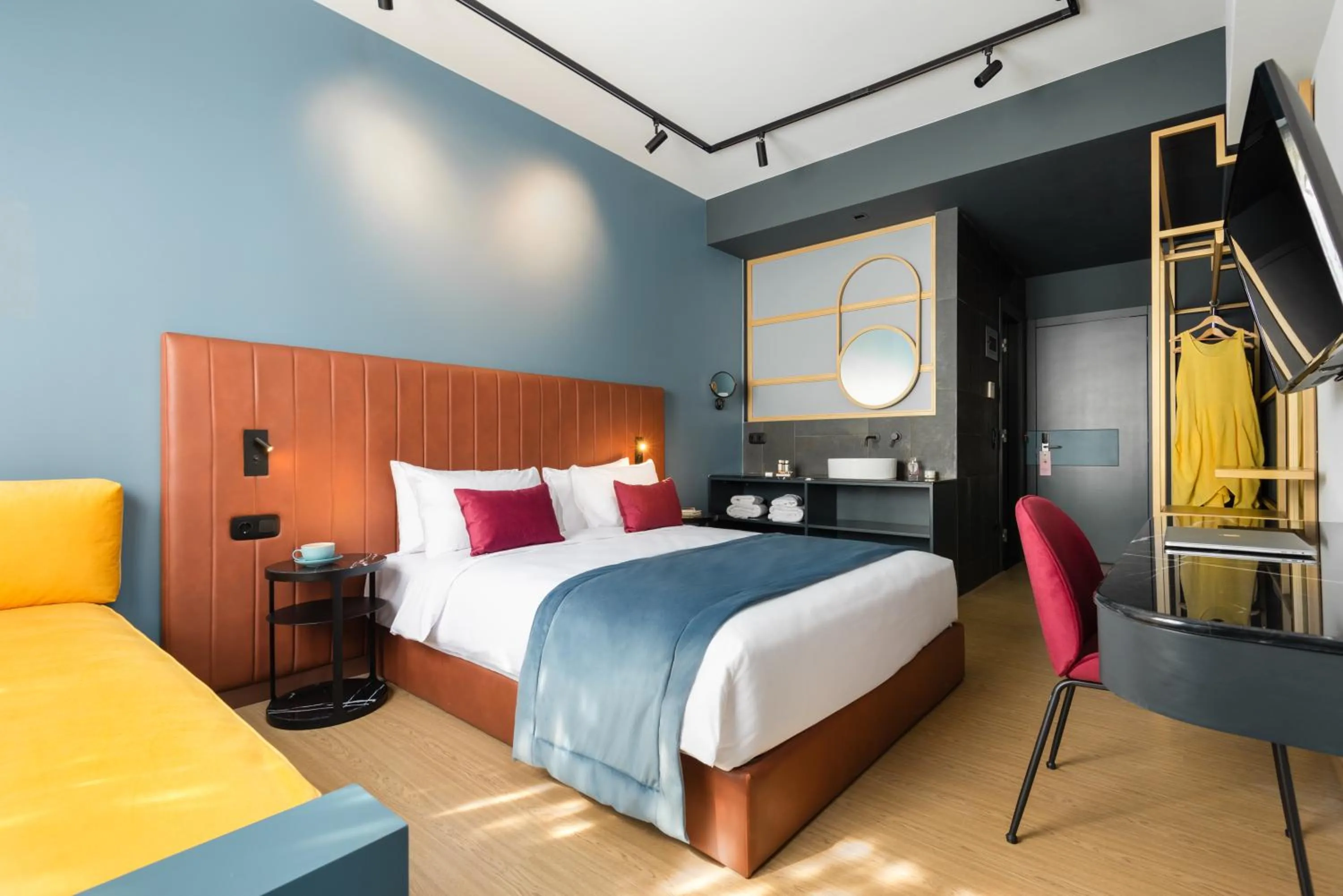 TV and multimedia, Bed in Colors Hotel Athens