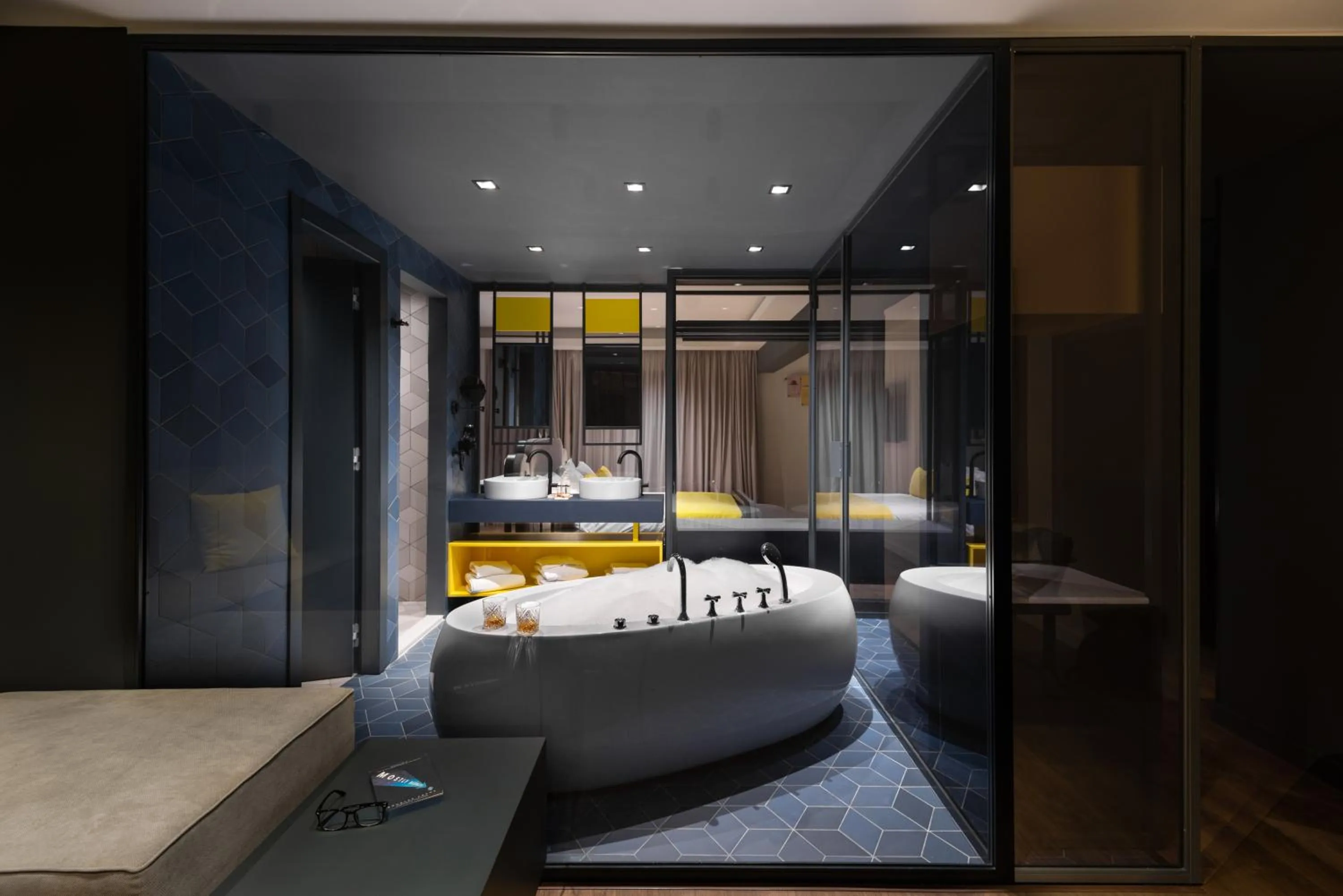 Hot Tub, Bed in Colors Hotel Athens