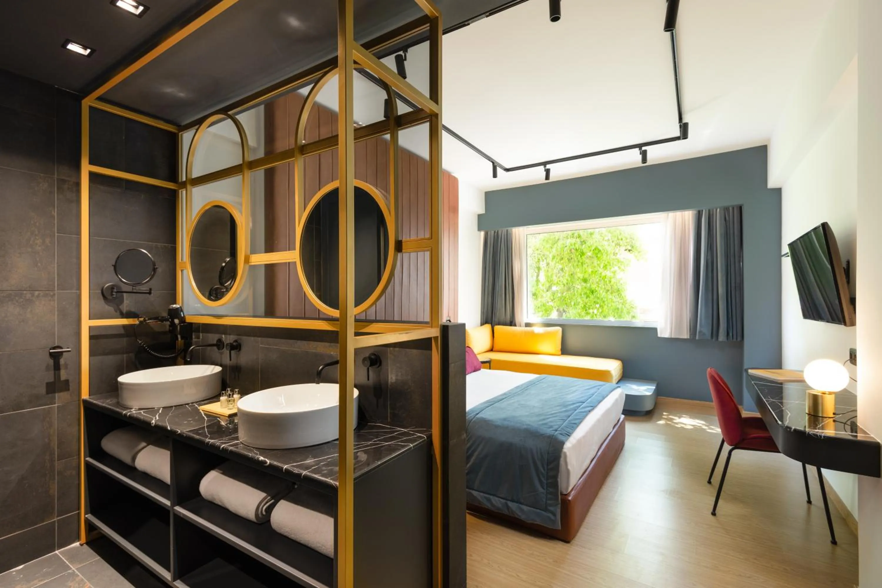 Photo of the whole room, Bed in Colors Hotel Athens