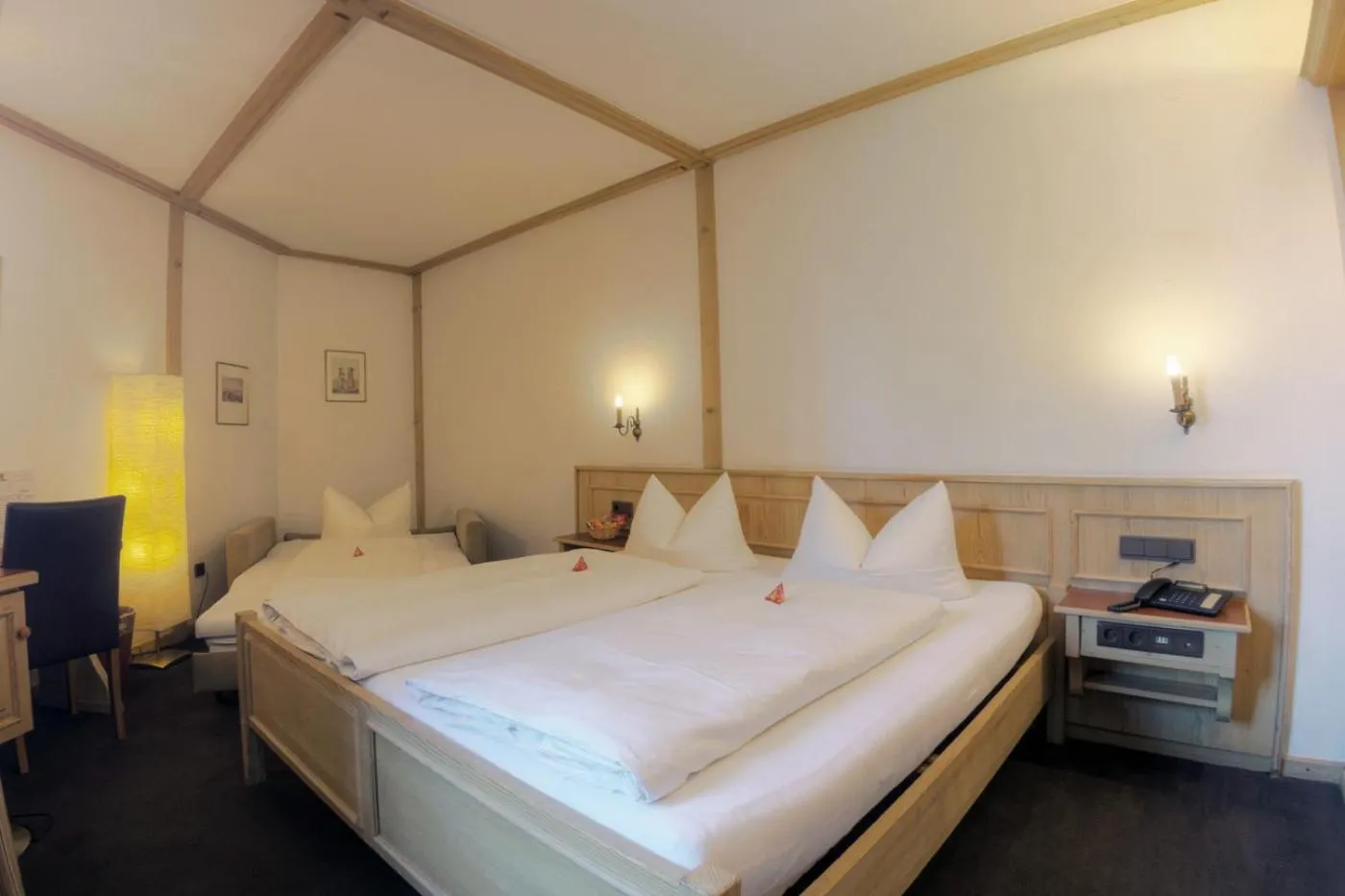 Bed in Hotel Grüner Baum