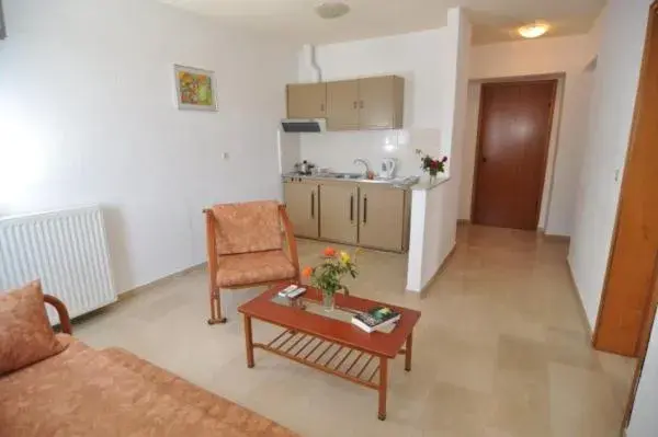 Family Studio in Makedonia Family Studio in Makedonia