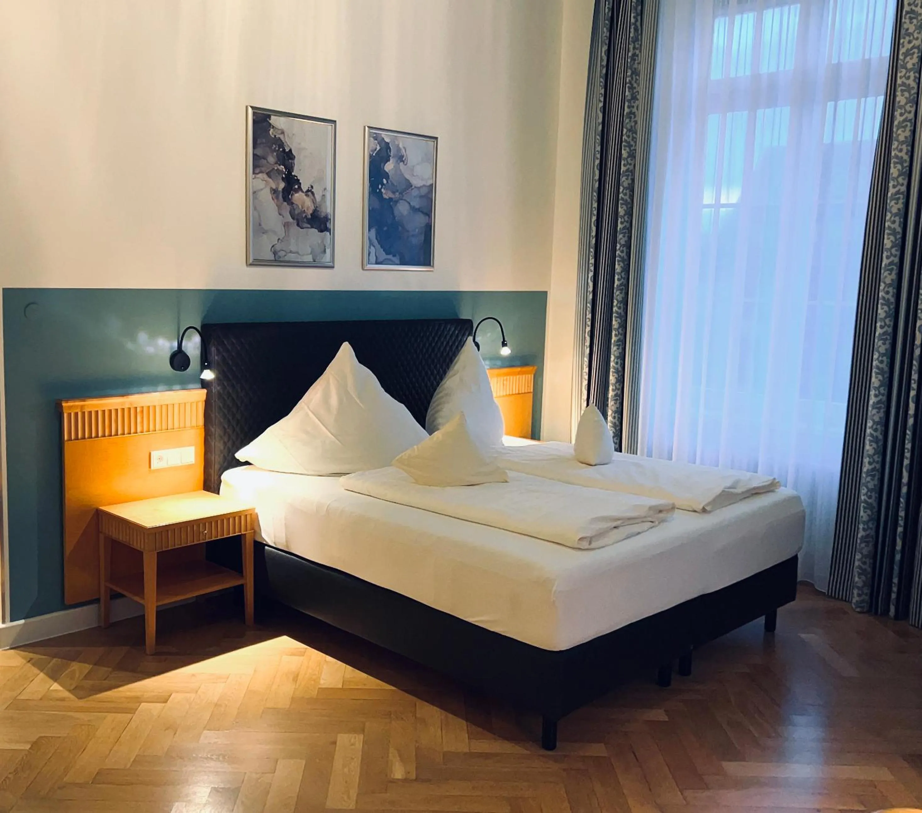 Bed in Villa Thea Hotel am Rosengarten