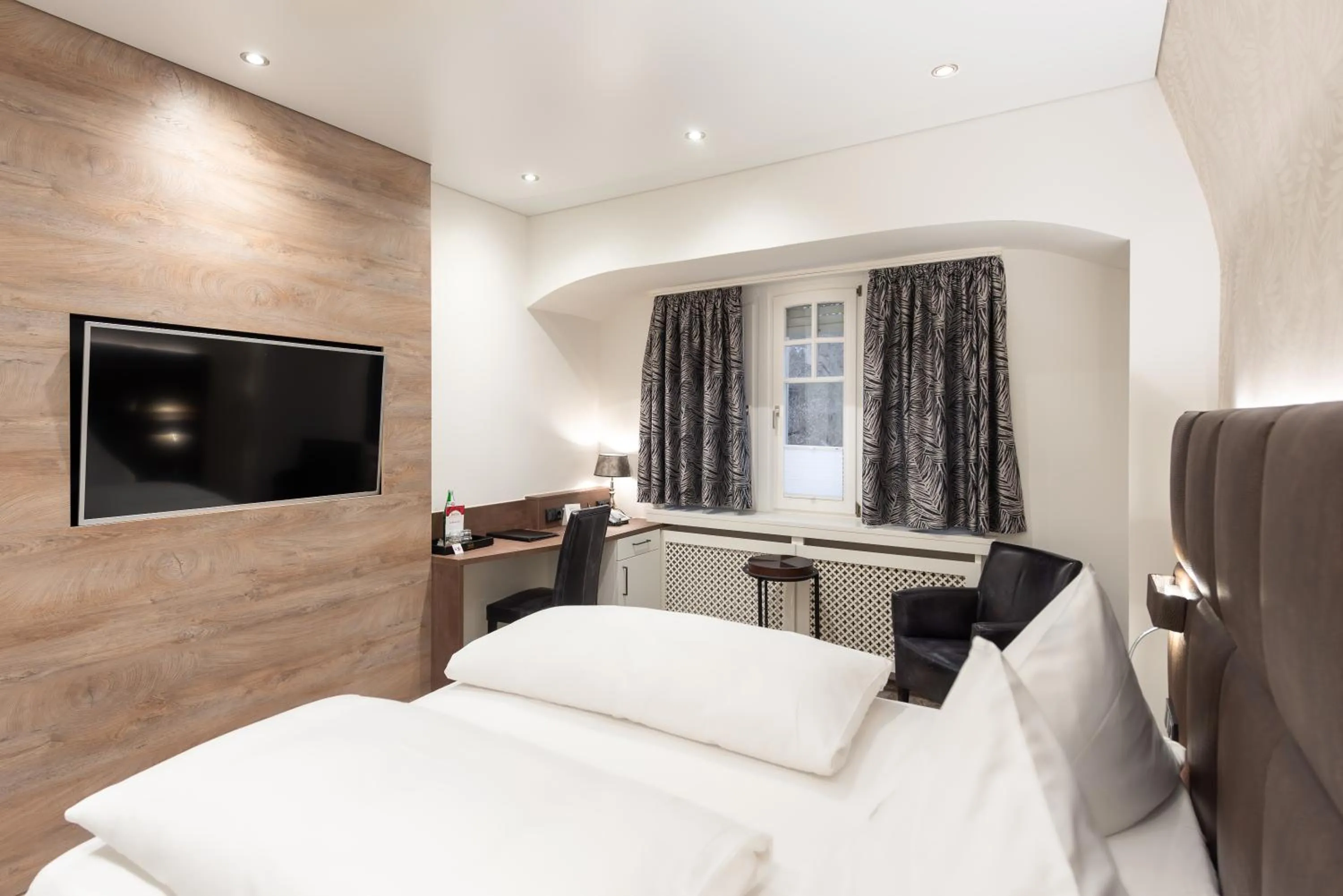 Bed in Villa Thea Hotel am Rosengarten