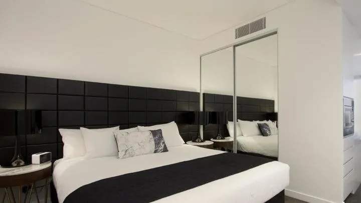 Bedroom, Bed in KOZYGURU Chatswood Luxury Studio NCH088-720