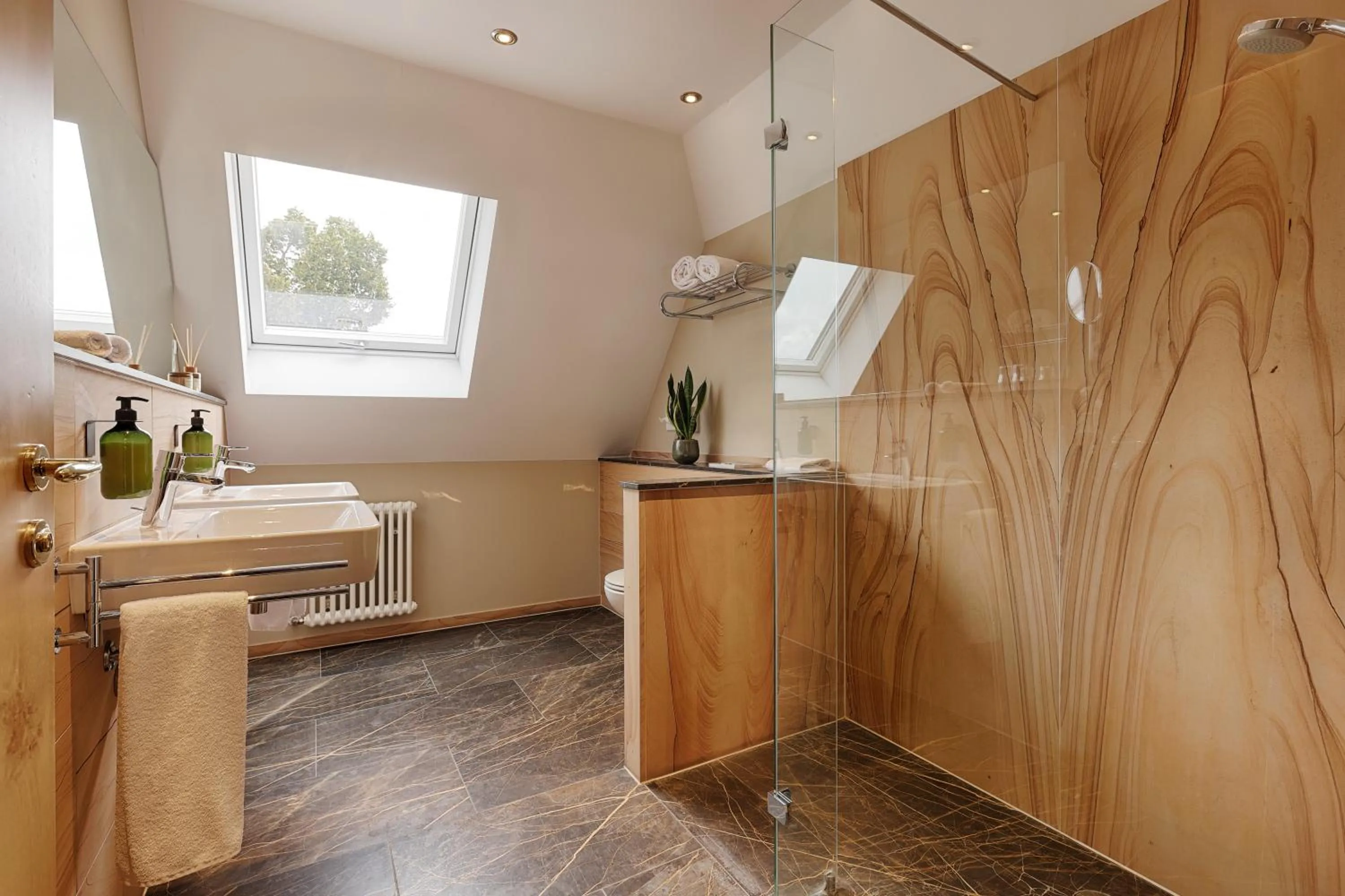 Bathroom in Hotel Fischzucht in Würzburg