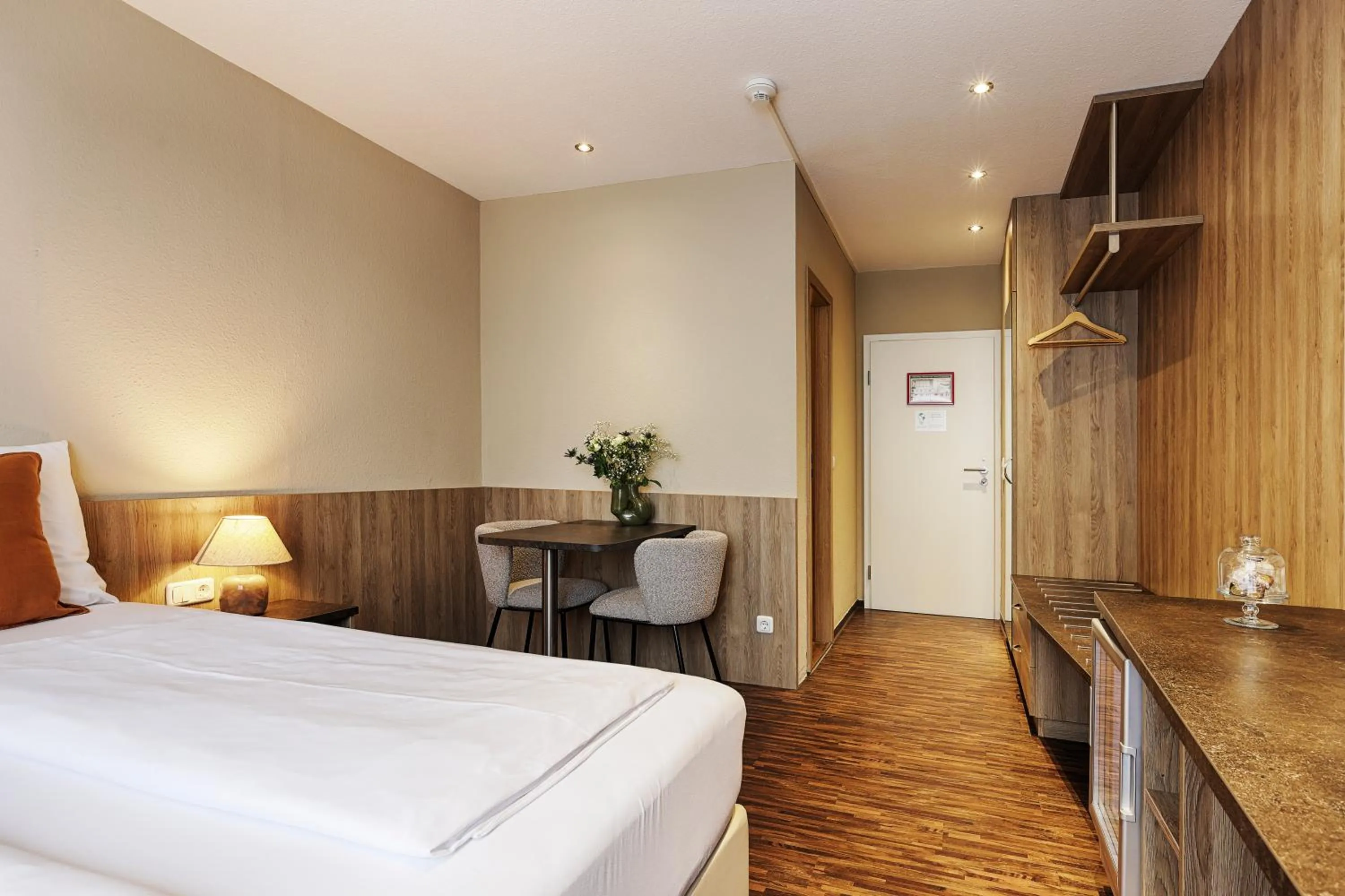 Photo of the whole room, Bed in Hotel Fischzucht in Würzburg