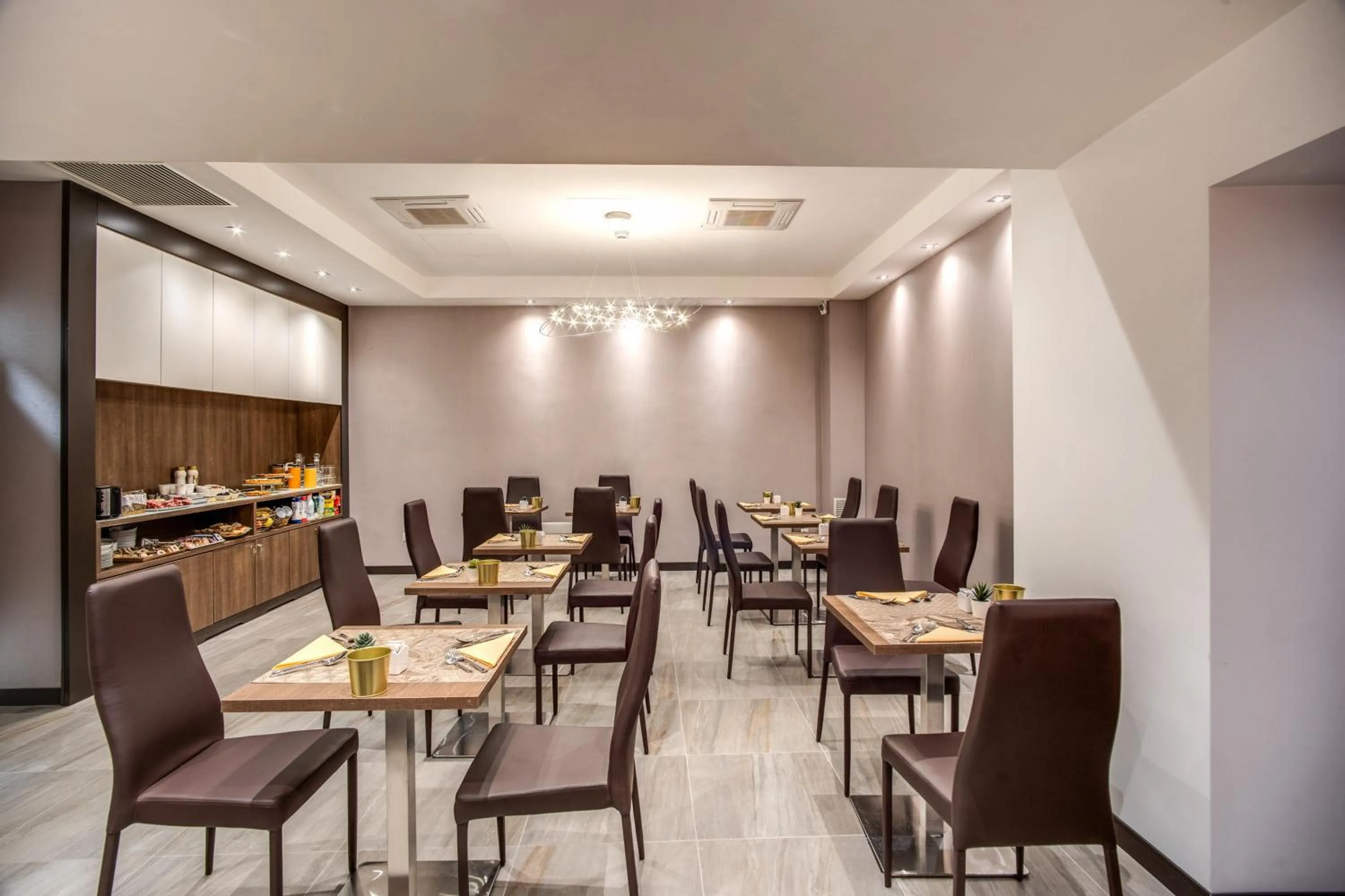 Breakfast in MZ HOTEL