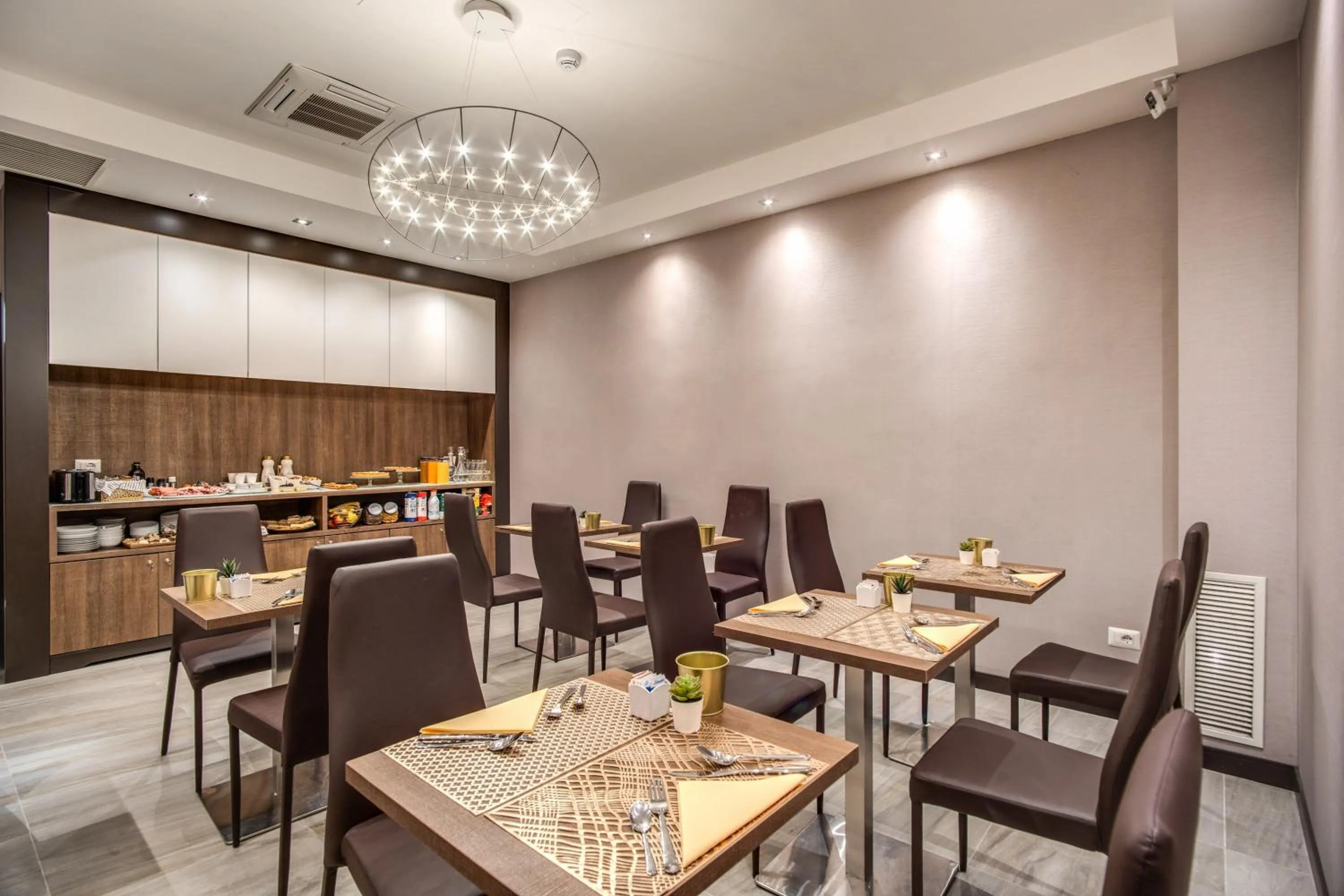 Breakfast in MZ HOTEL