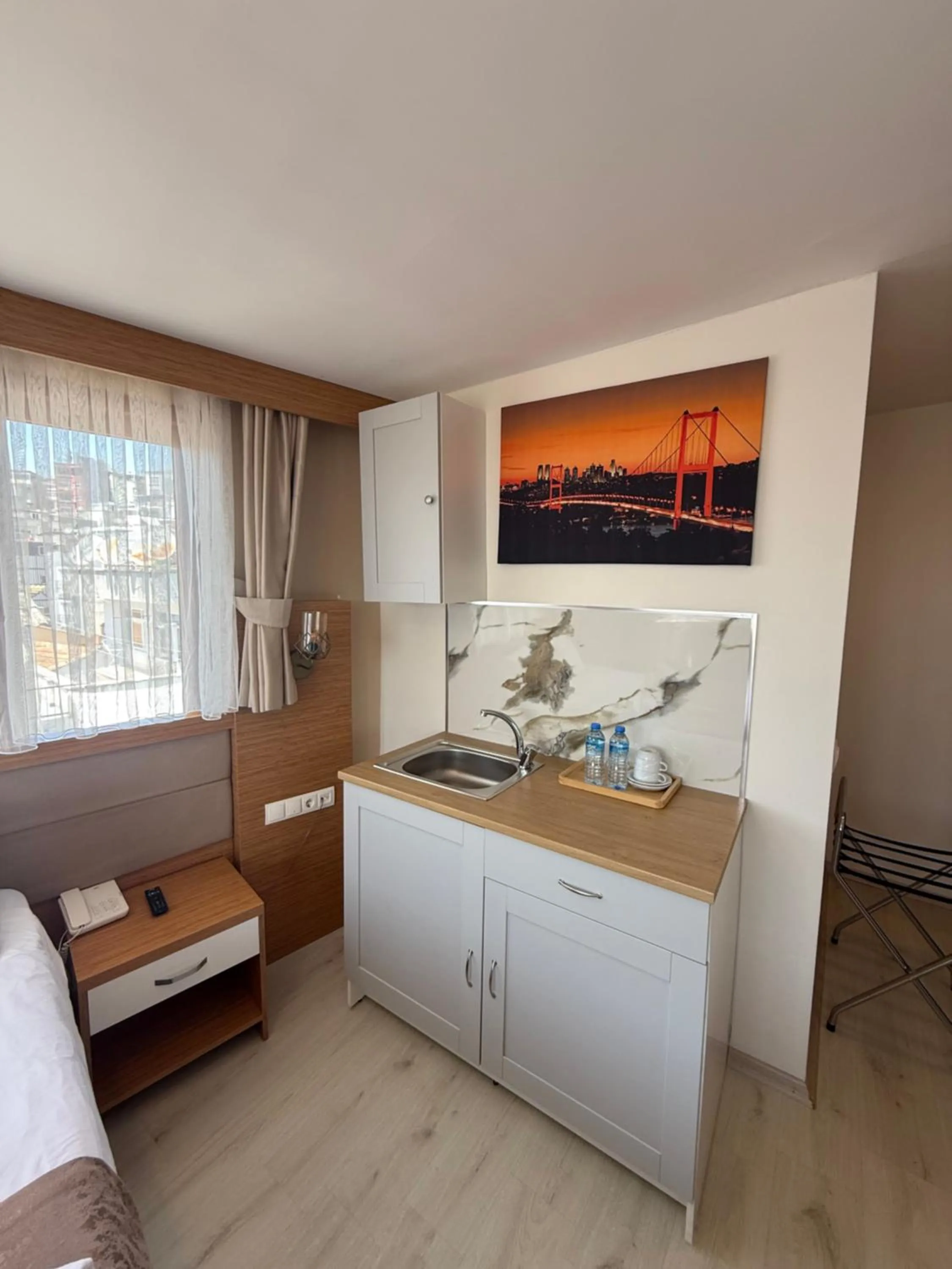 Photo of the whole room in Zeyn Otel Istanbul