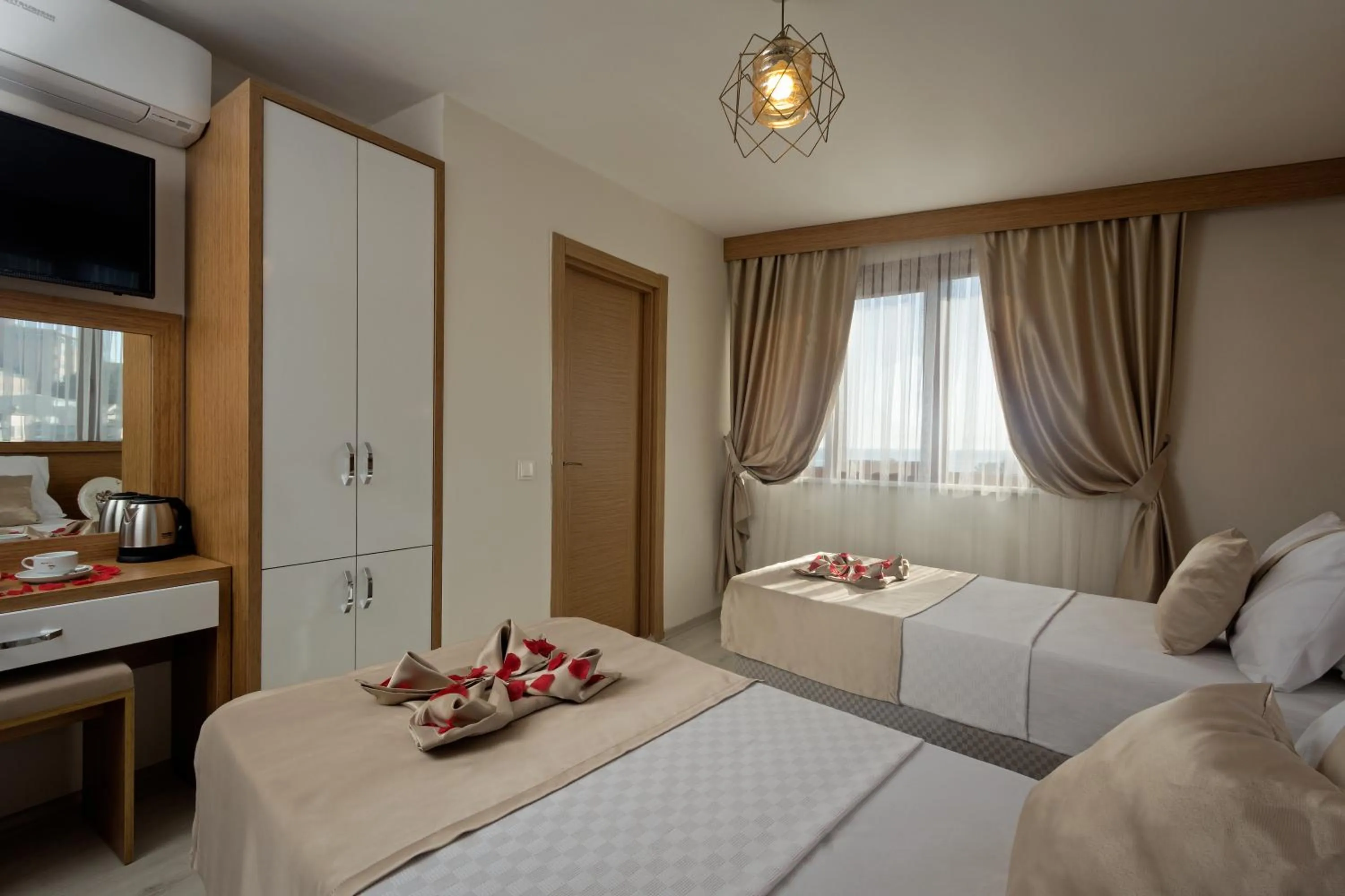 Photo of the whole room, Bed in Zeyn Otel Istanbul