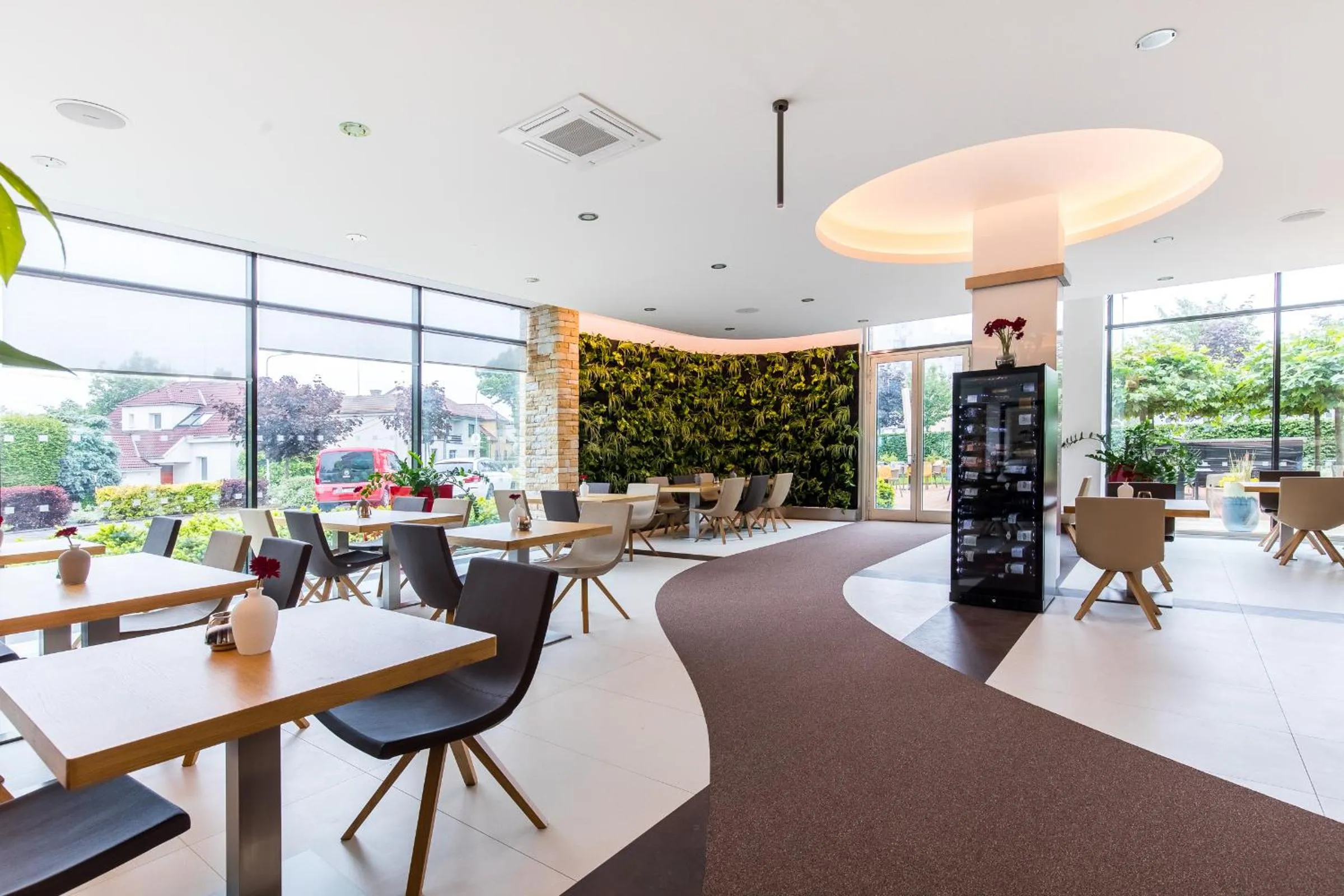 Restaurant/places to eat in Pierre Hotel