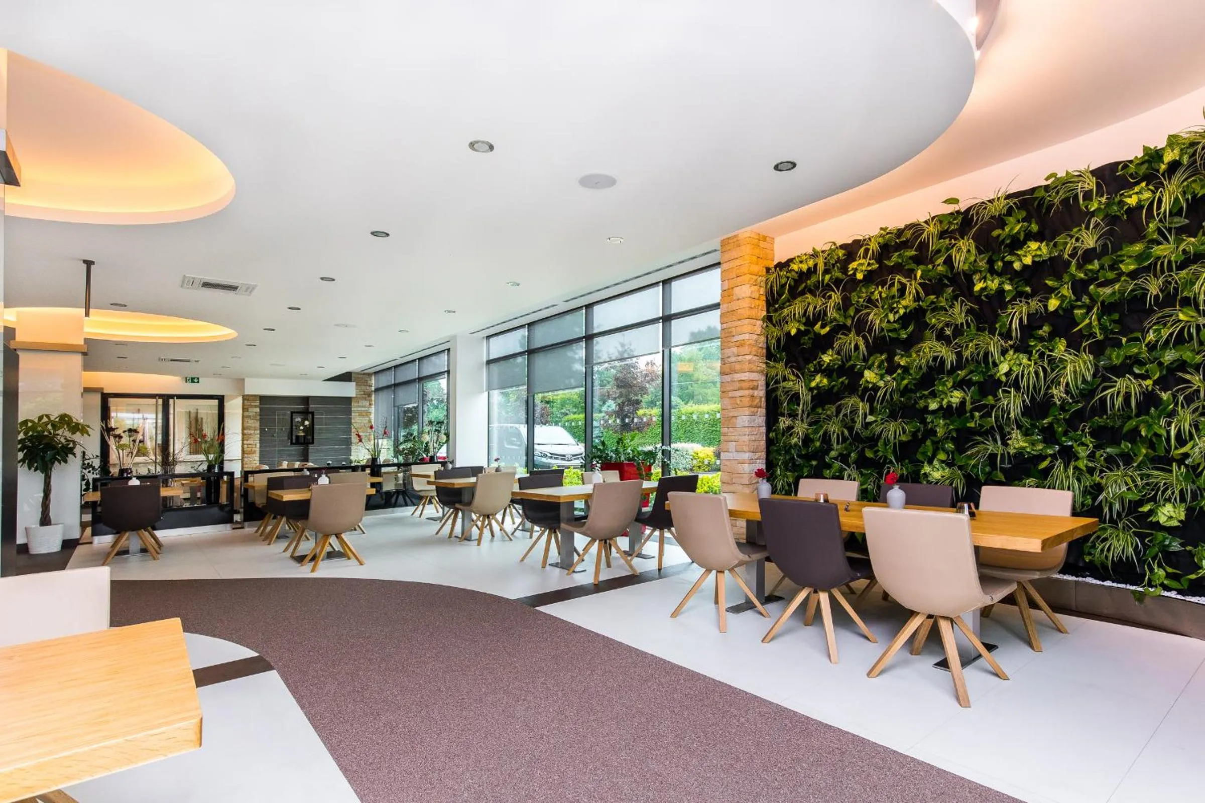 Restaurant/places to eat in Pierre Hotel