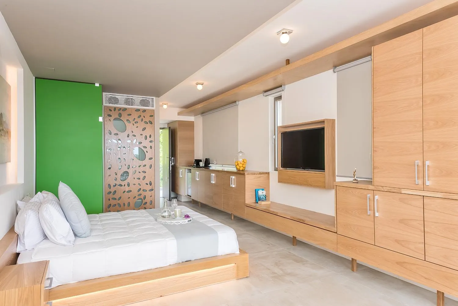 TV and multimedia, Bed in Lilium Luxury Suites