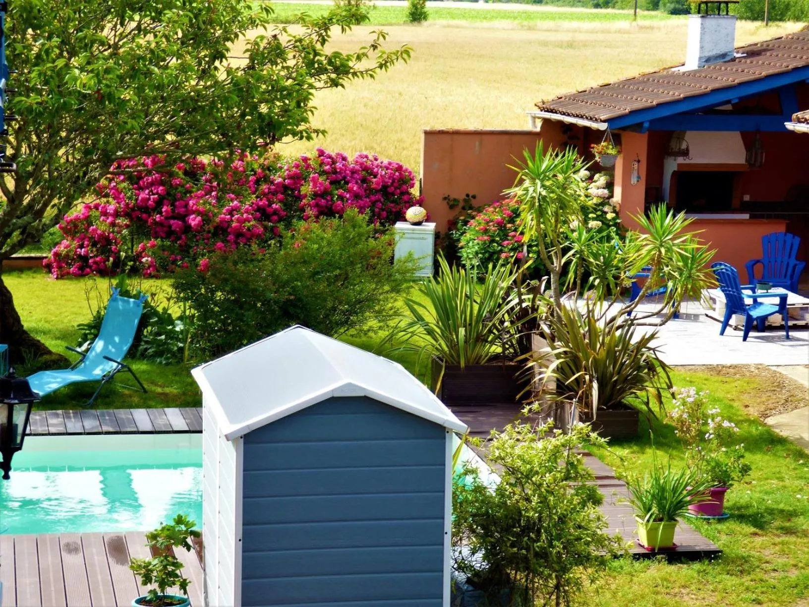 Garden in Arche de Lanoë jacuzzi
