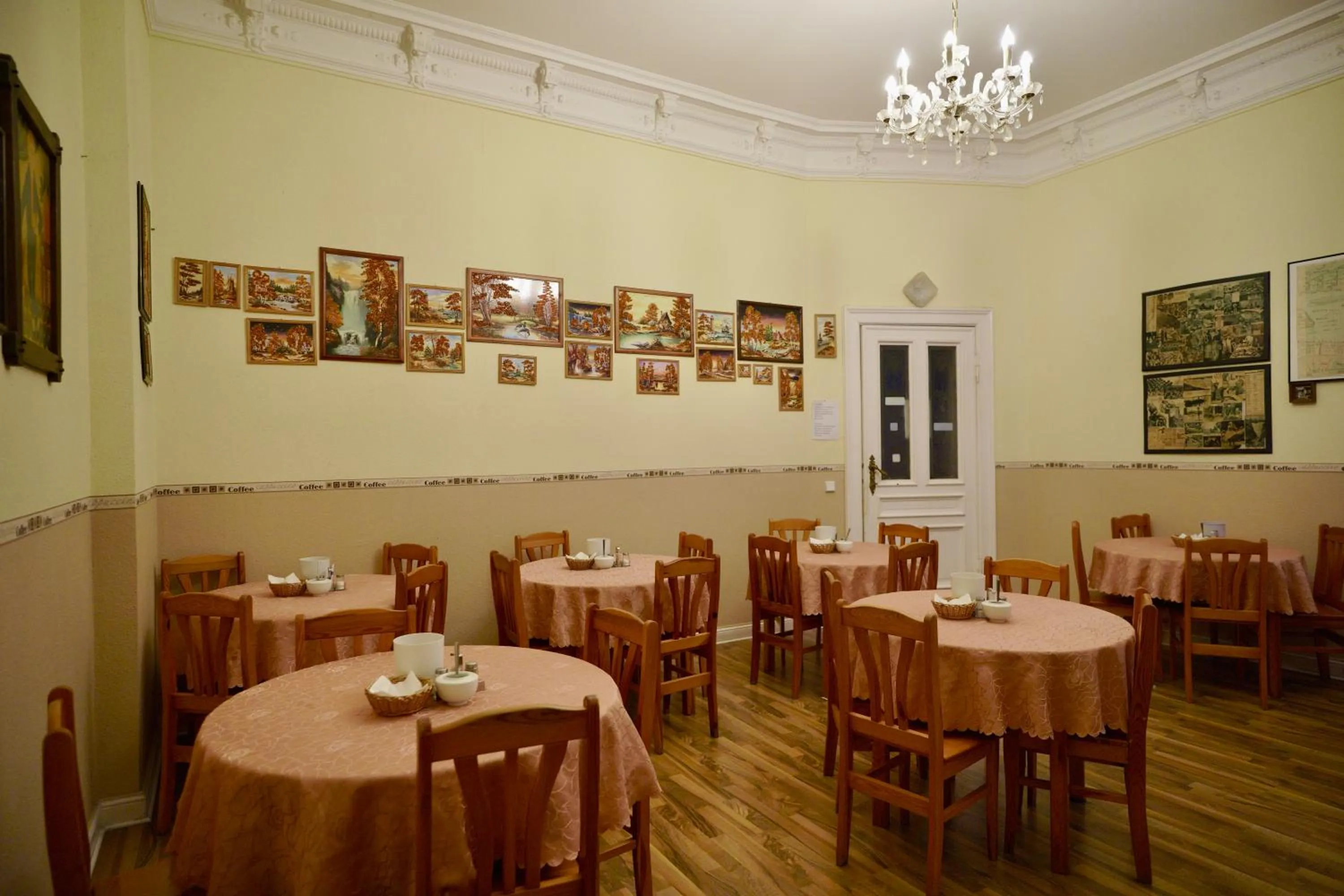 Buffet breakfast in Hotel Pension Bernstein am Kurfürstendamm