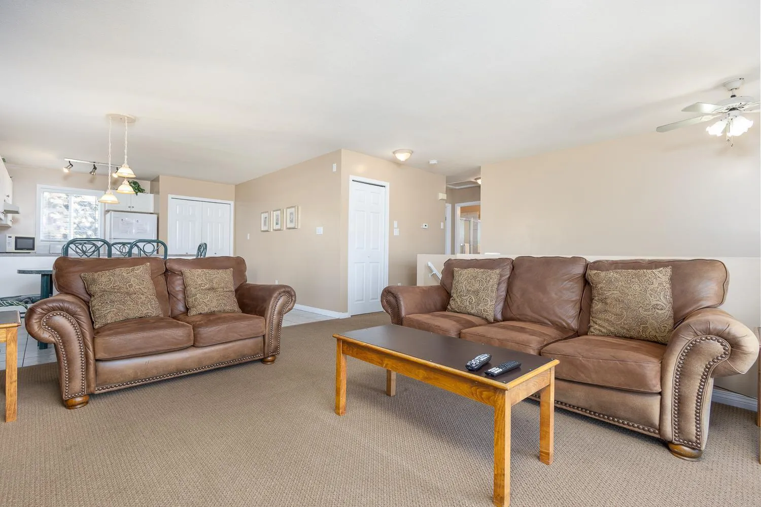 Property building in Paradise Canyon Golf Resort - Luxury Condo U403