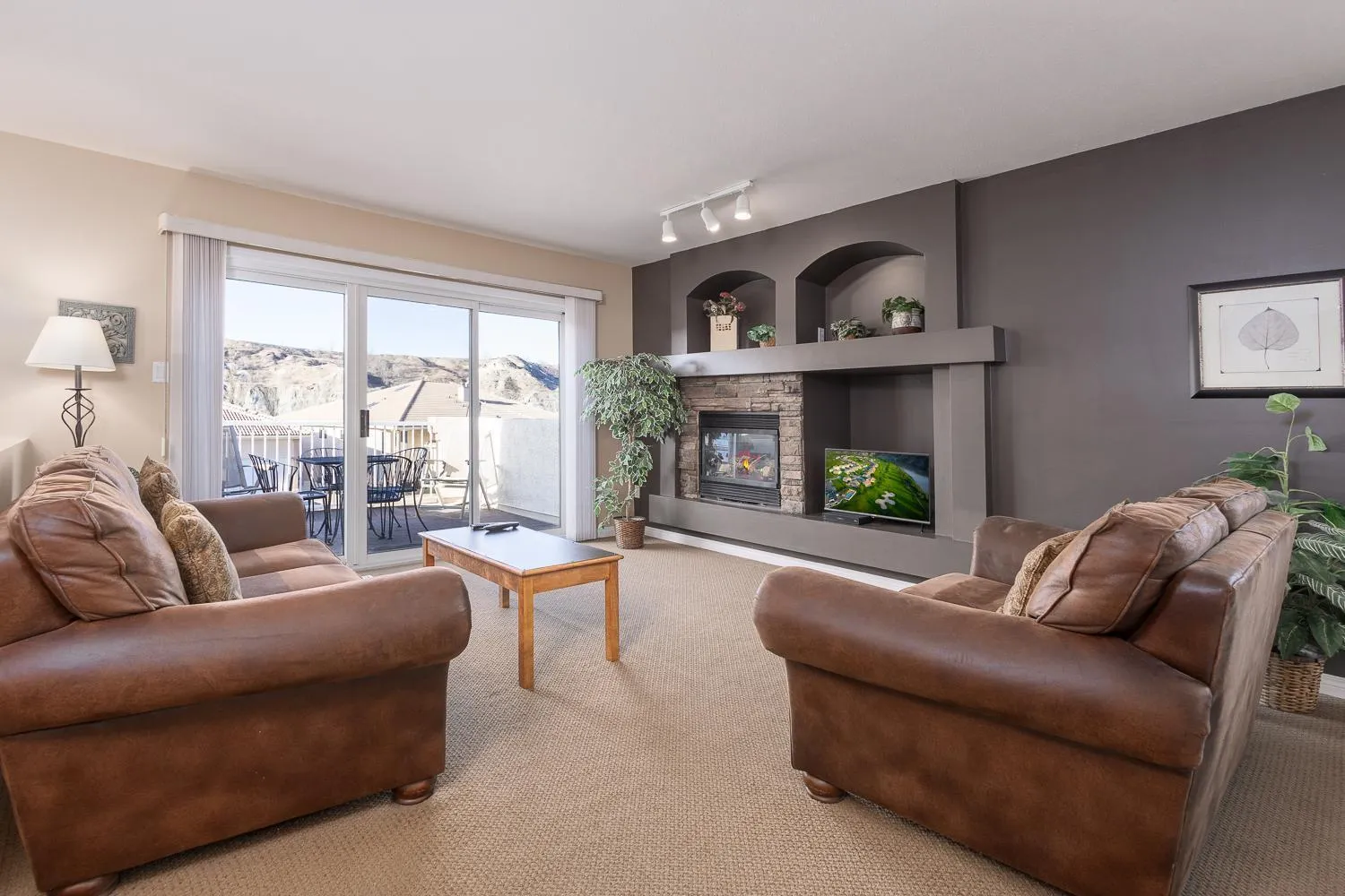 Property building in Paradise Canyon Golf Resort - Luxury Condo U403