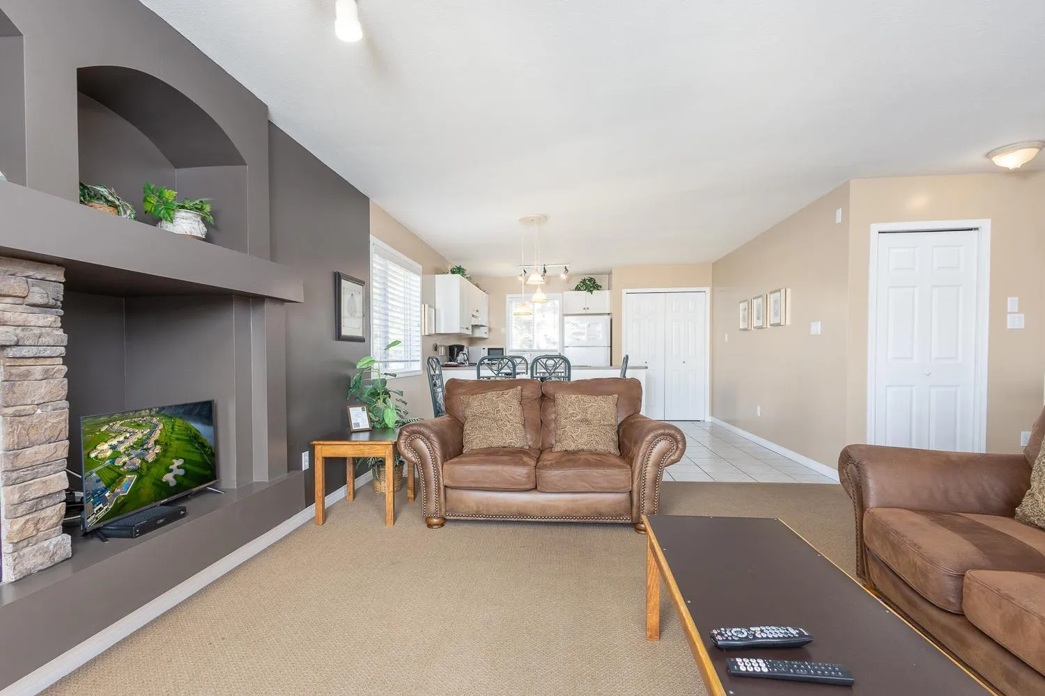 Property building in Paradise Canyon Golf Resort - Luxury Condo U403