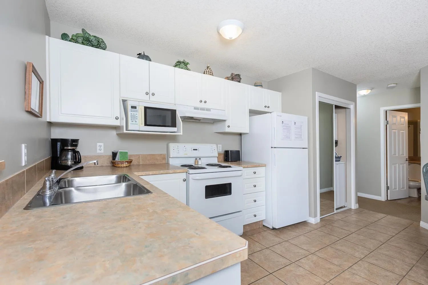 Property building in Paradise Canyon Golf Resort - Luxury Condo M401