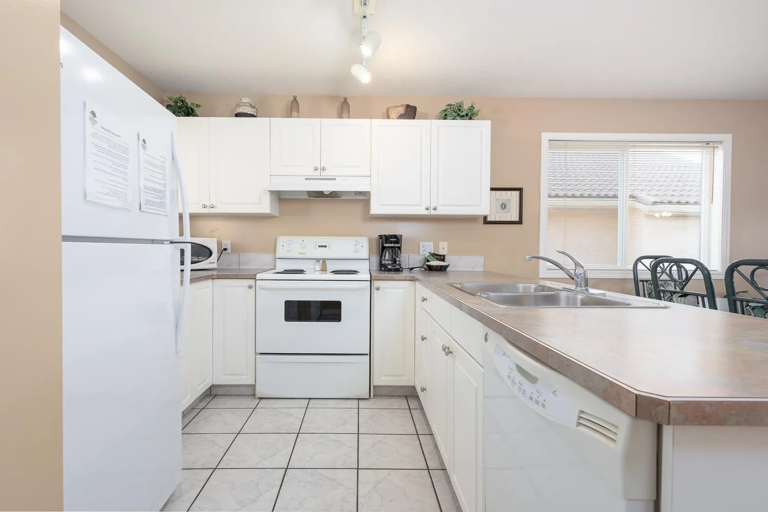 Property building in Paradise Canyon Golf Resort - Luxury Condo U401