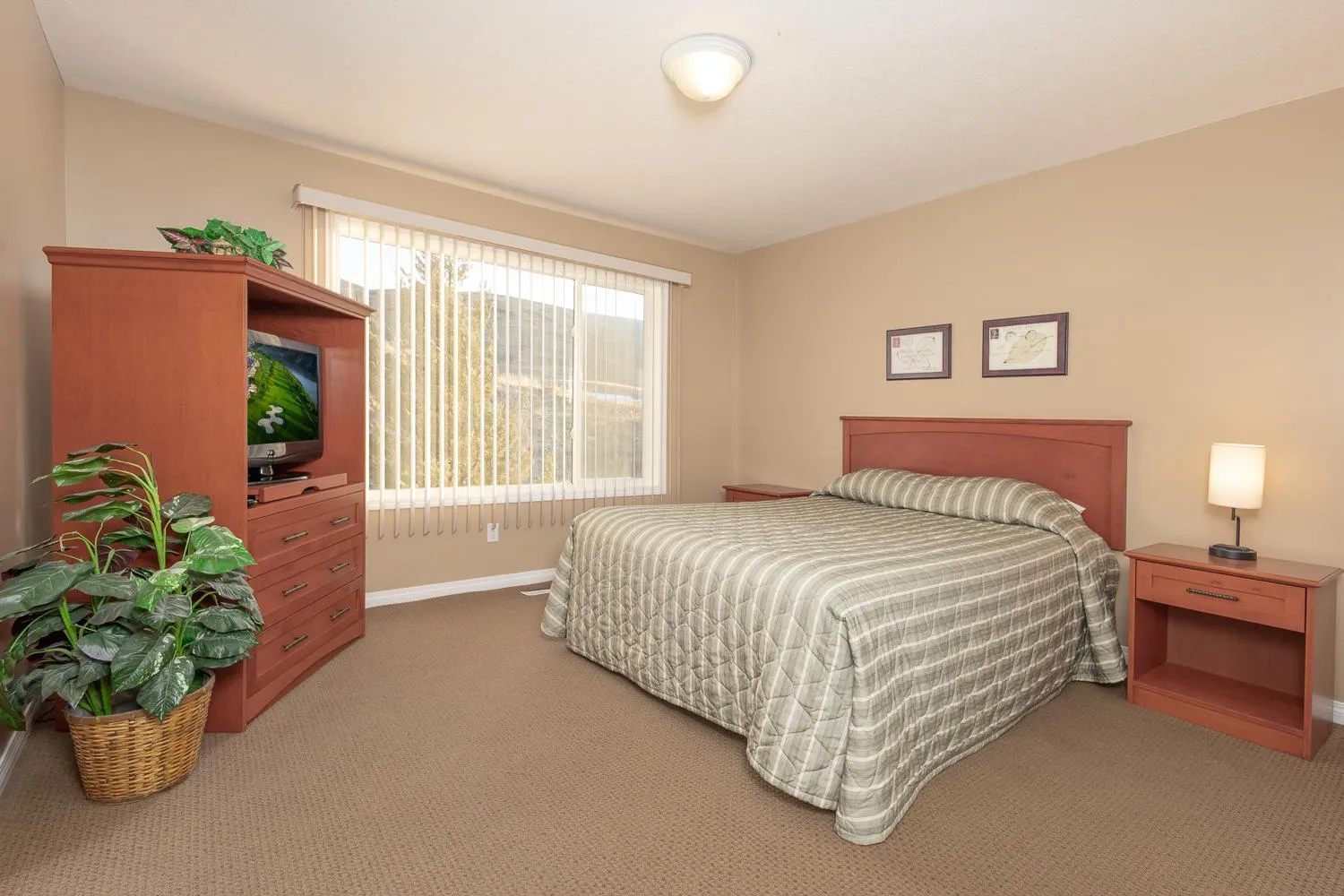 Property building, Bed in Paradise Canyon Golf Resort - Luxury Condo U401