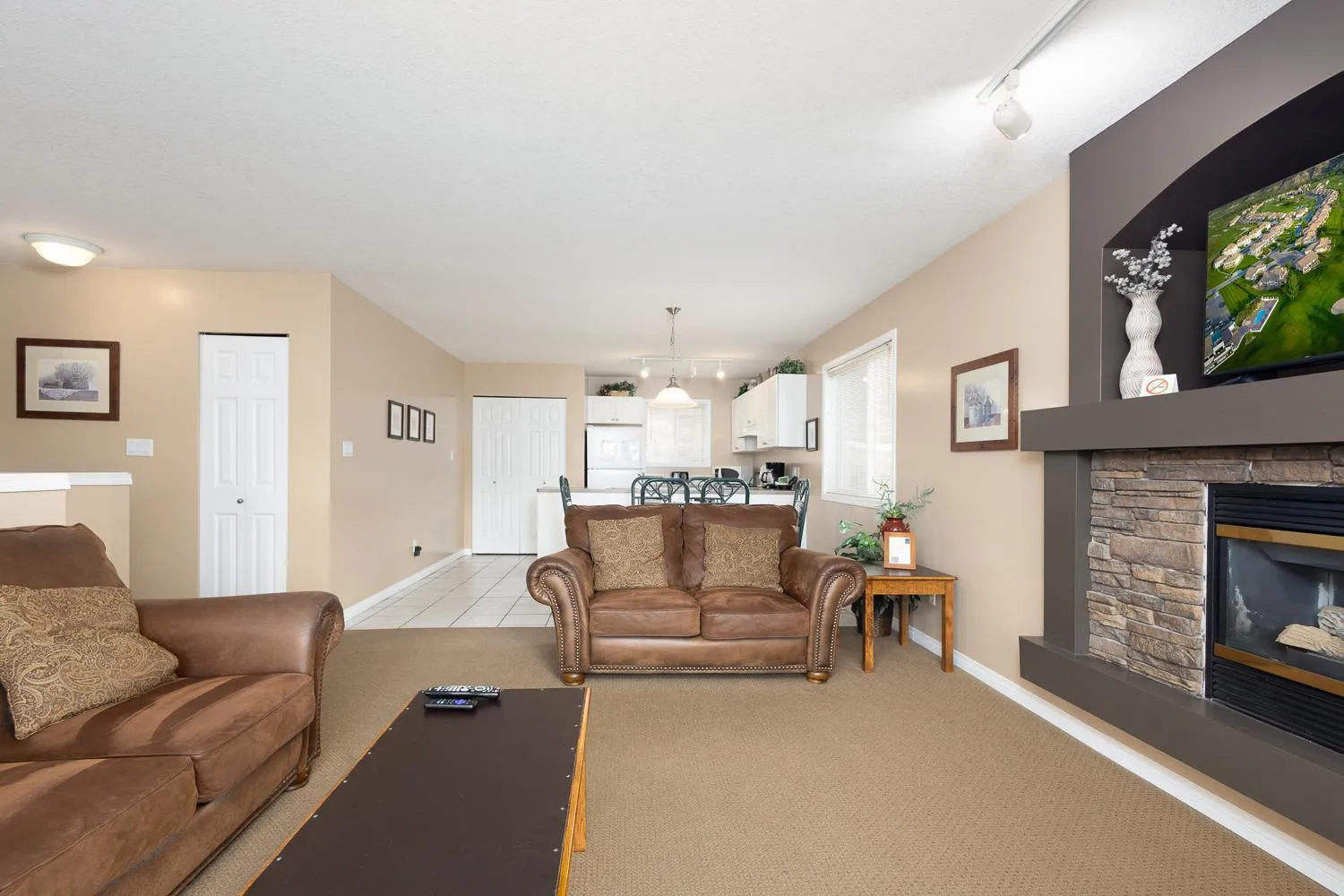 Property building in Paradise Canyon Golf Resort - Luxury Condo U401