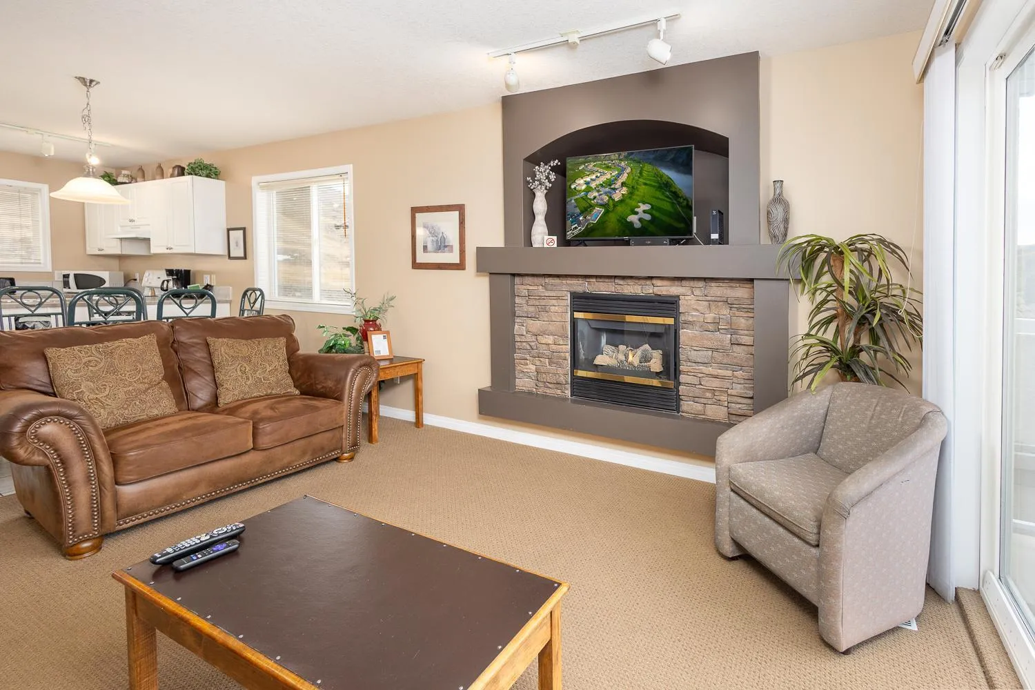 Property building in Paradise Canyon Golf Resort - Luxury Condo U401