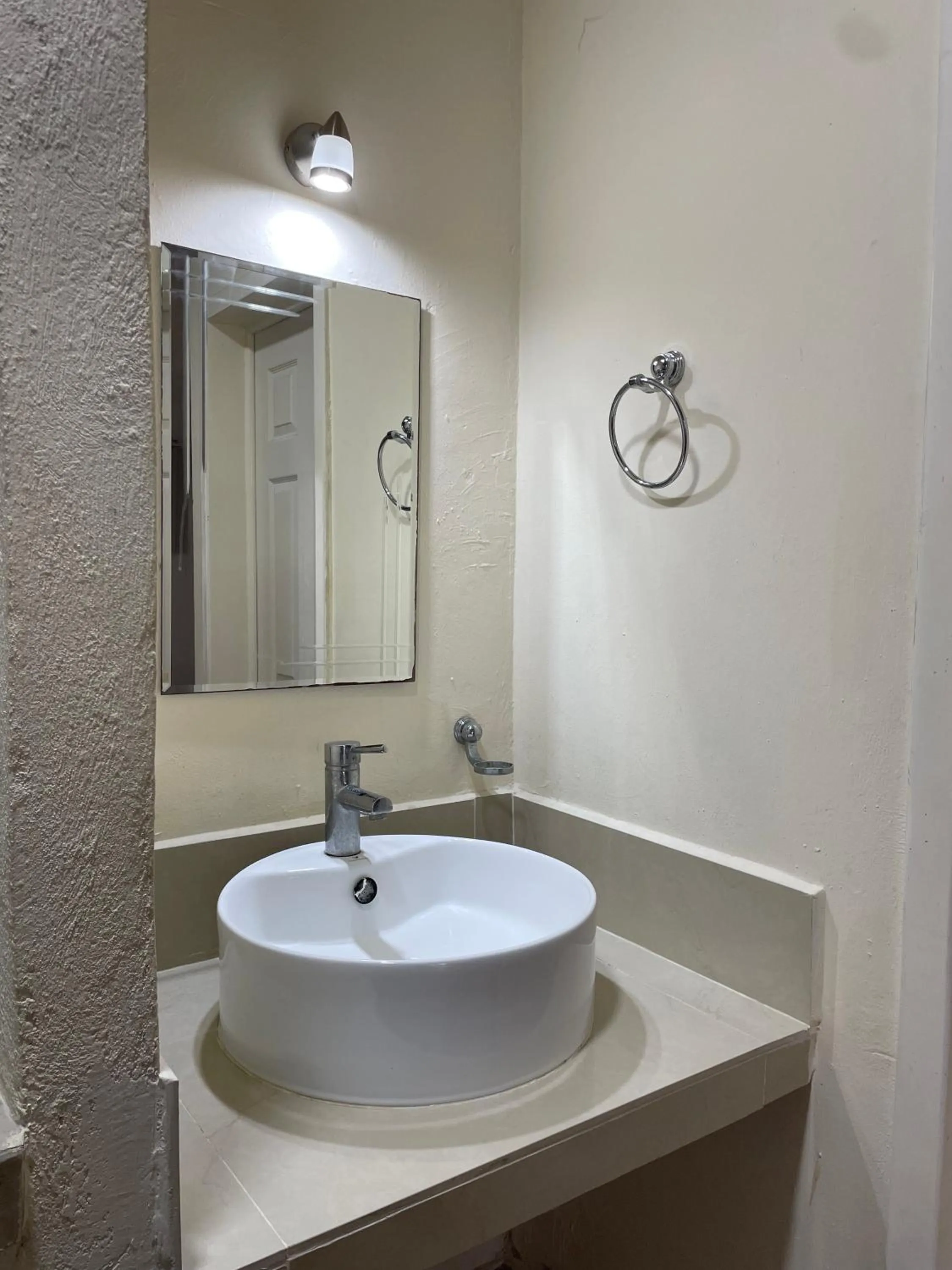 Bathroom in Hotel Dos Mundos, Isla Cozumel