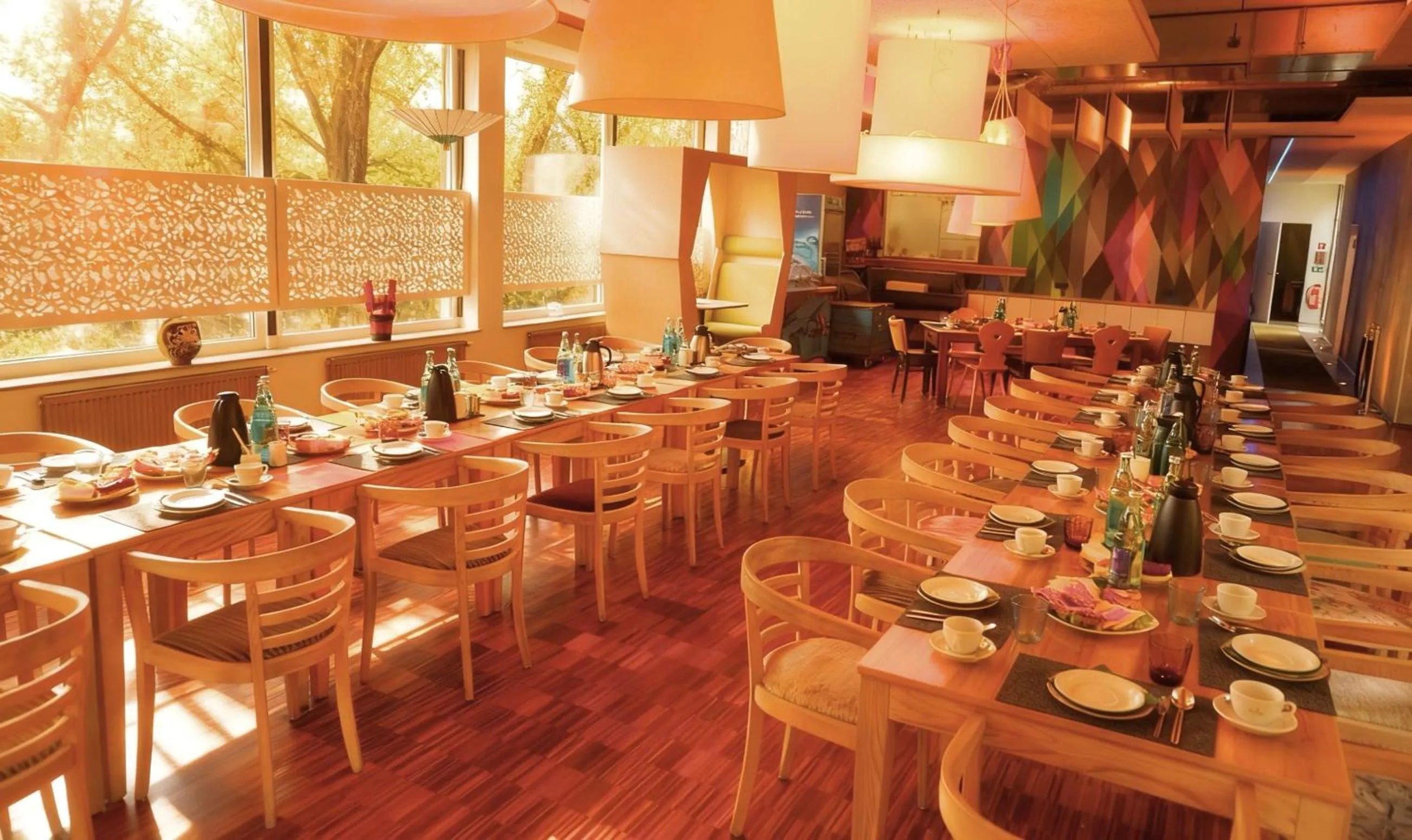 Restaurant/places to eat in Hotel Ambiente