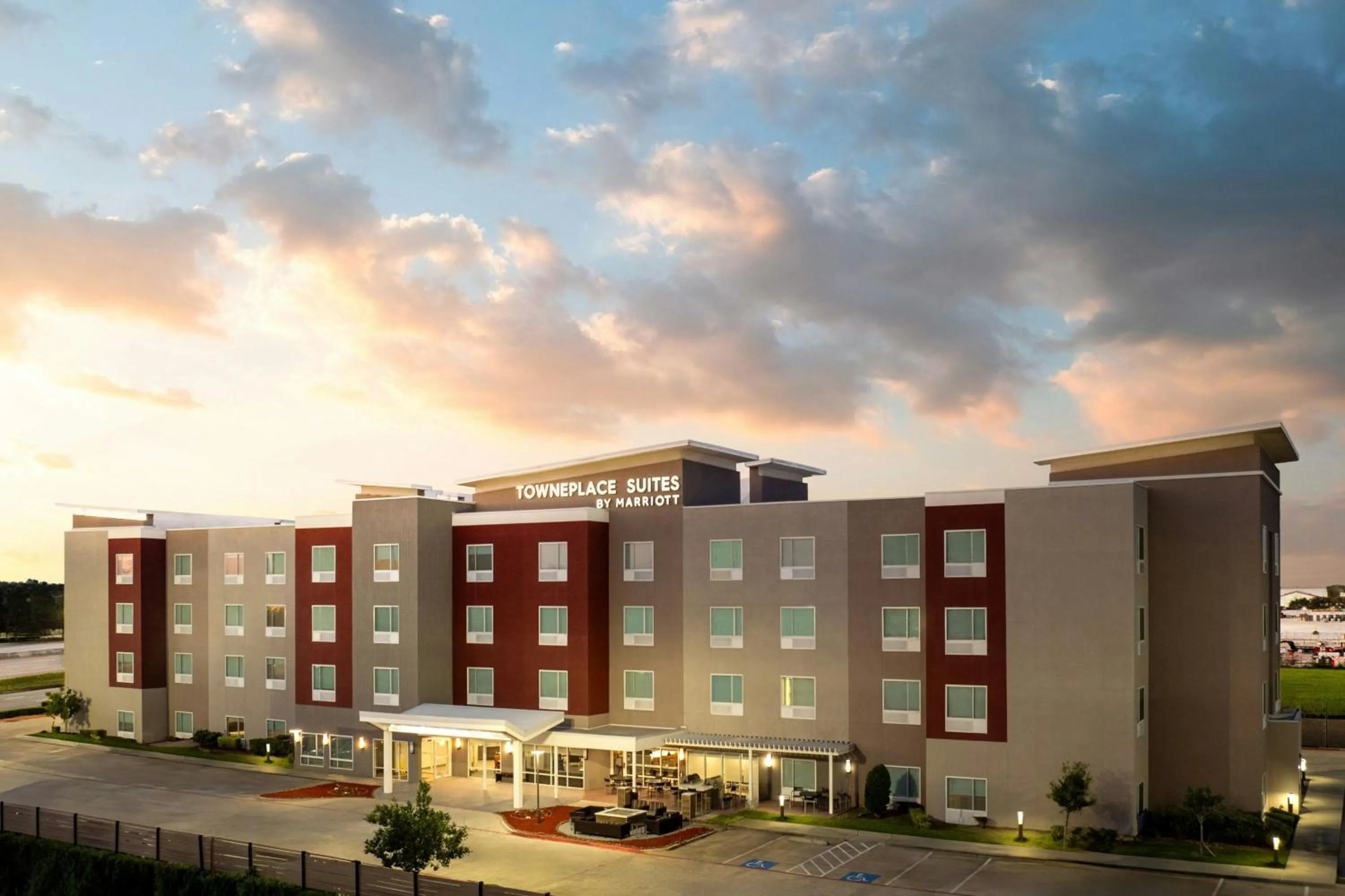 Property building in TownePlace Suites by Marriott Houston Hobby Airport
