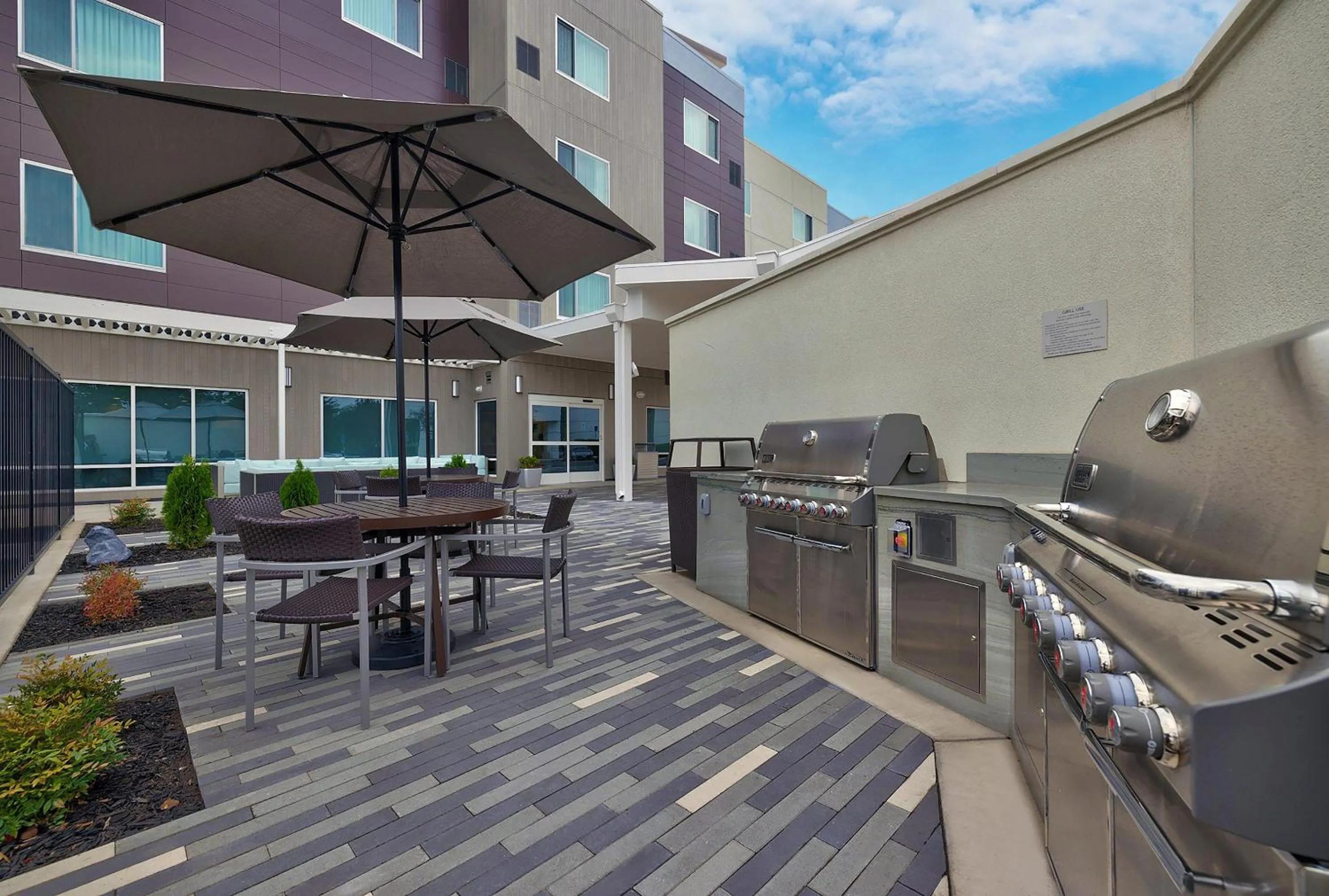 BBQ facilities in TownePlace Suites by Marriott Sacramento Elk Grove