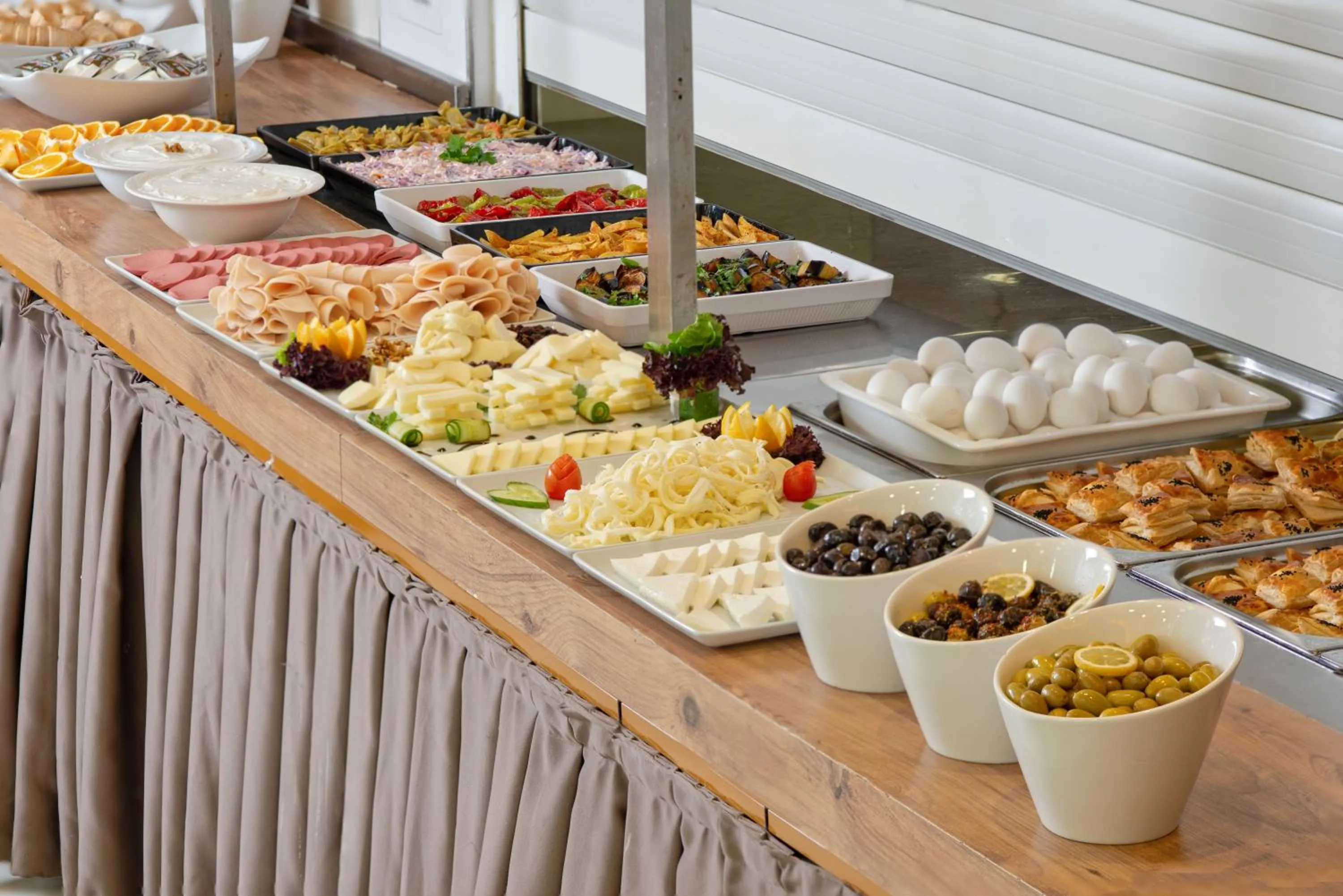 Restaurant/places to eat in Citrus Park Hotel