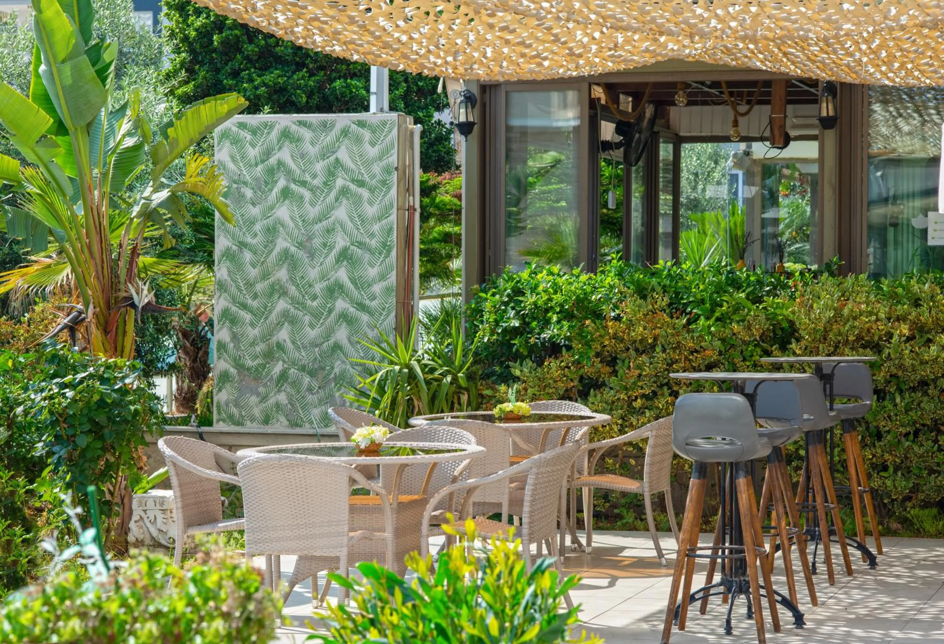 Patio in Citrus Park Hotel