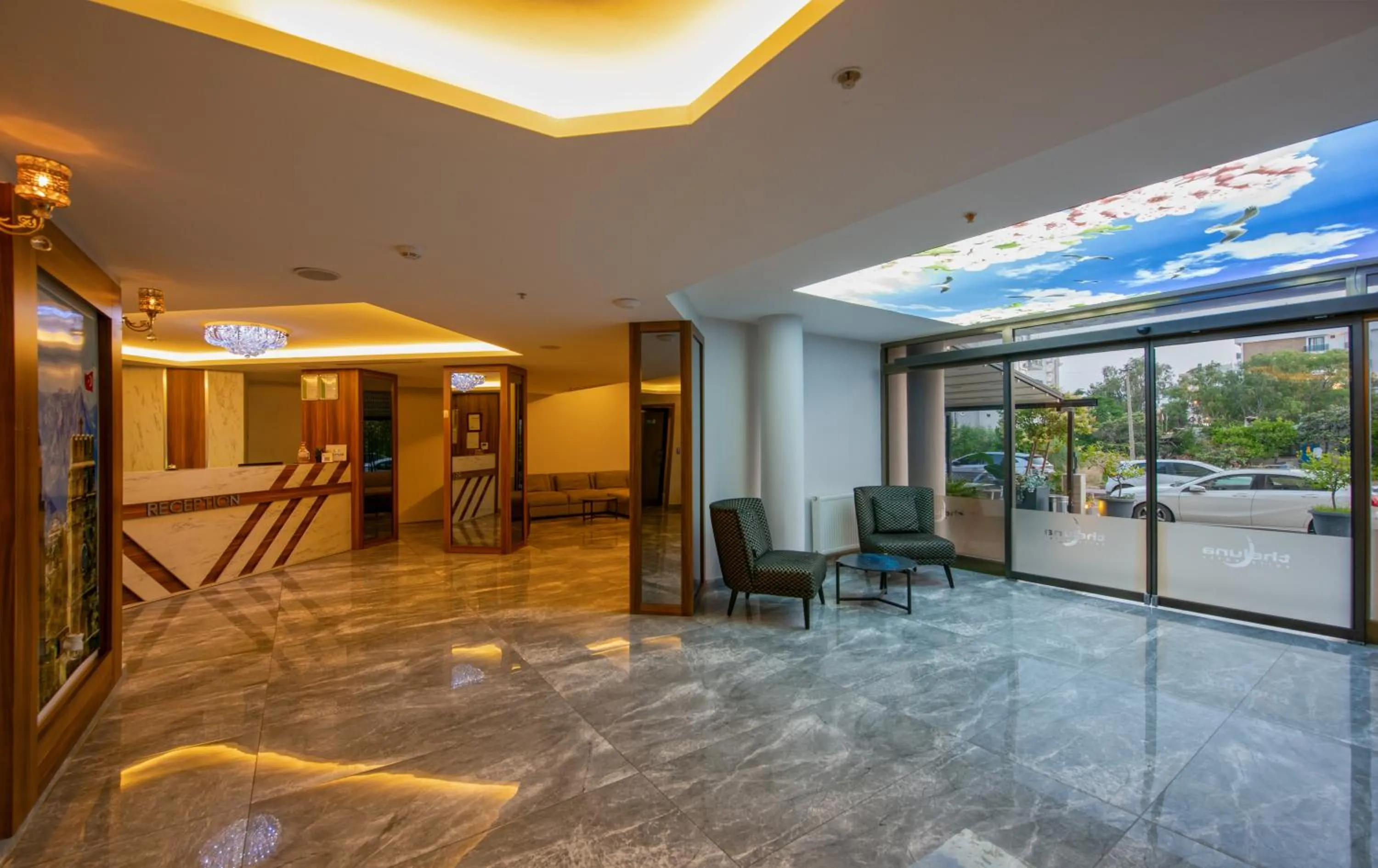 Lobby or reception in Citrus Park Hotel