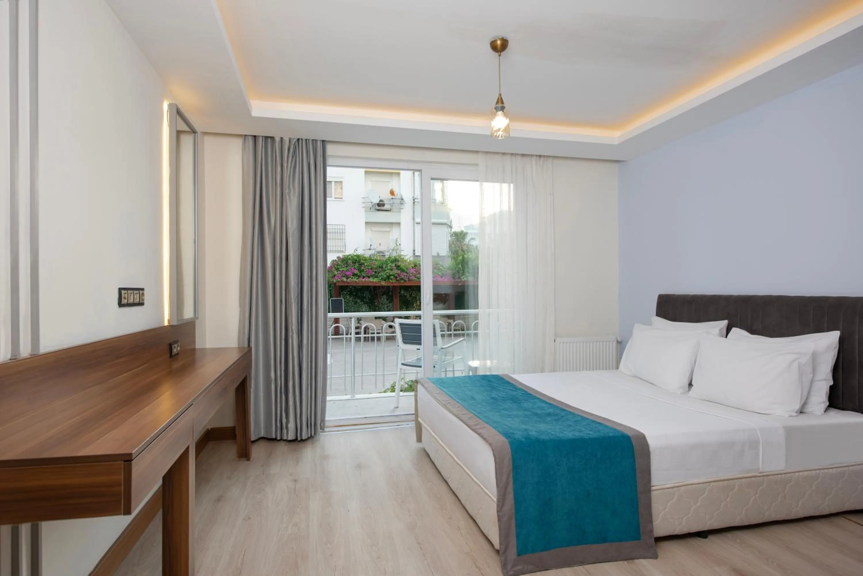 Bedroom, Bed in Citrus Park Hotel