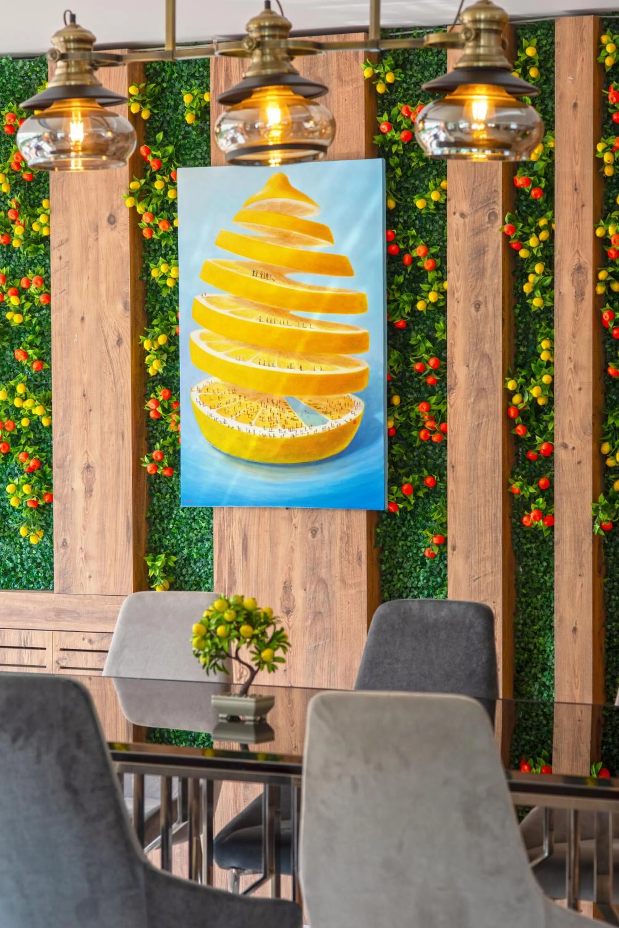 Restaurant/places to eat in Citrus Park Hotel