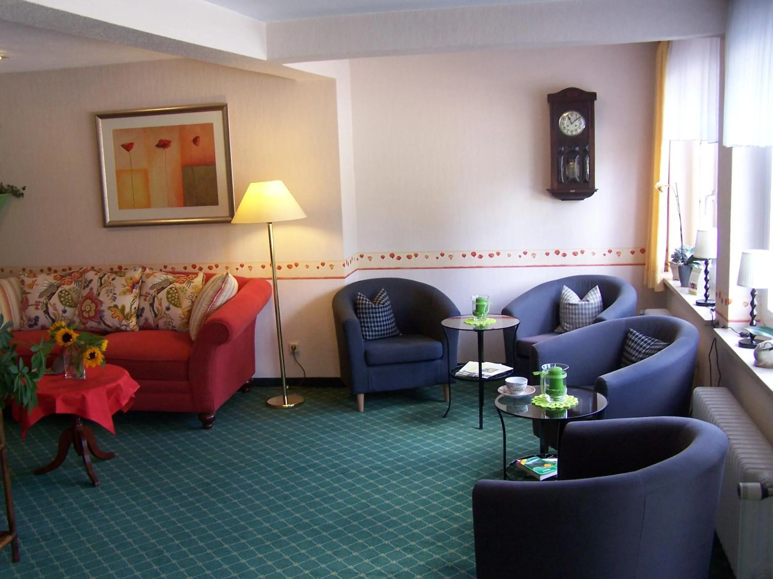 Lobby or reception in Mein Vierjahreszeiten Hotel Garni Superior