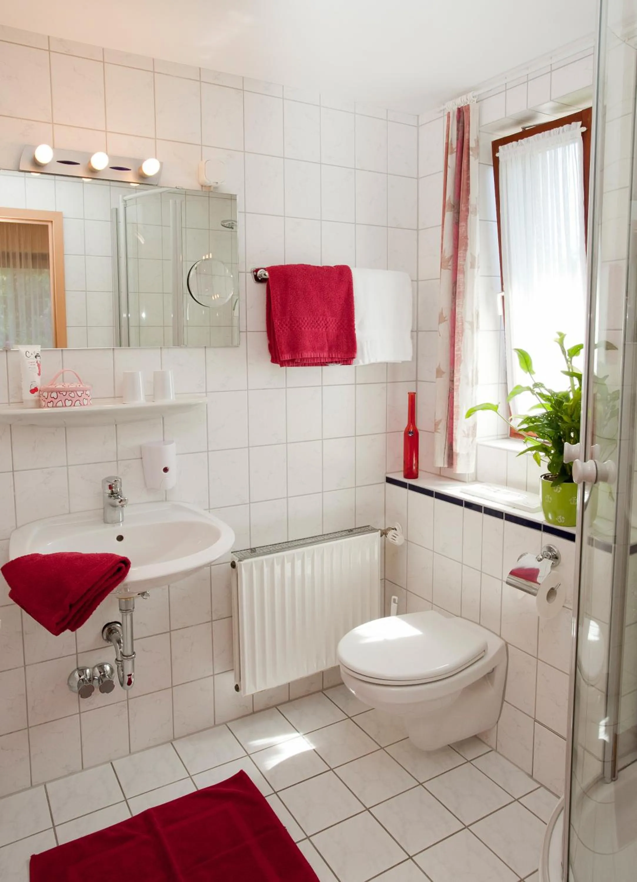 Bathroom in Mein Vierjahreszeiten Hotel Garni Superior