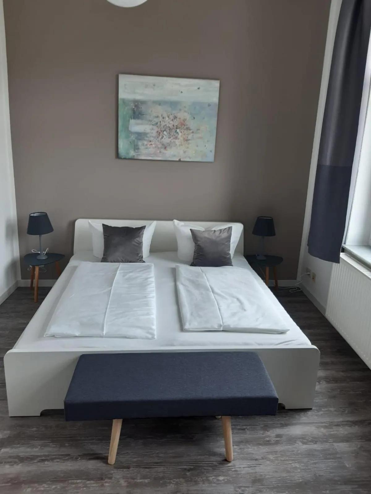 Bed in Apartmenthaus Kaiser Friedrich