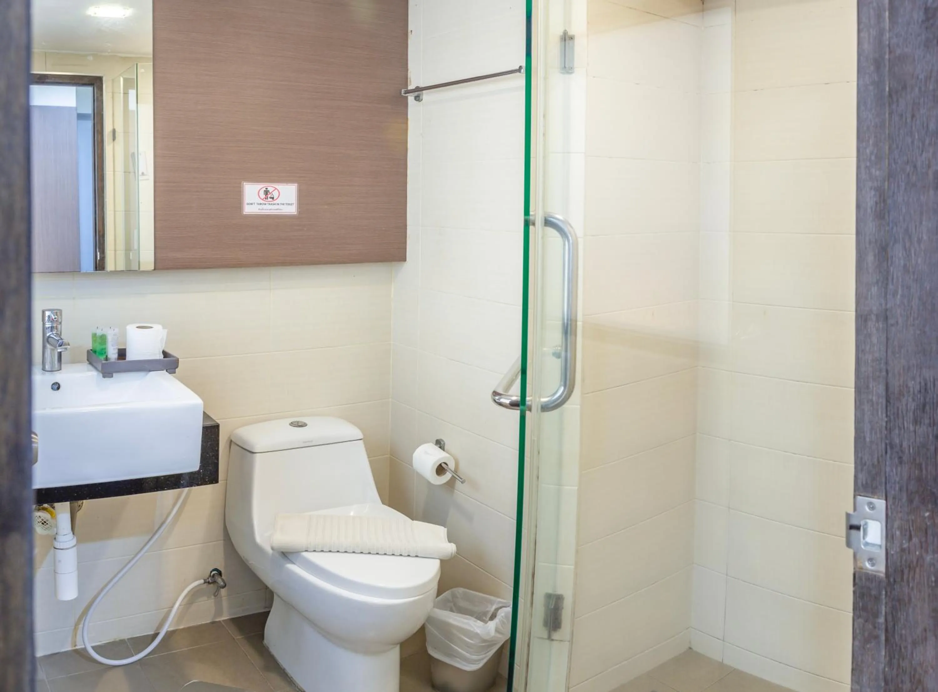 Shower in Scandia Beach Hotel