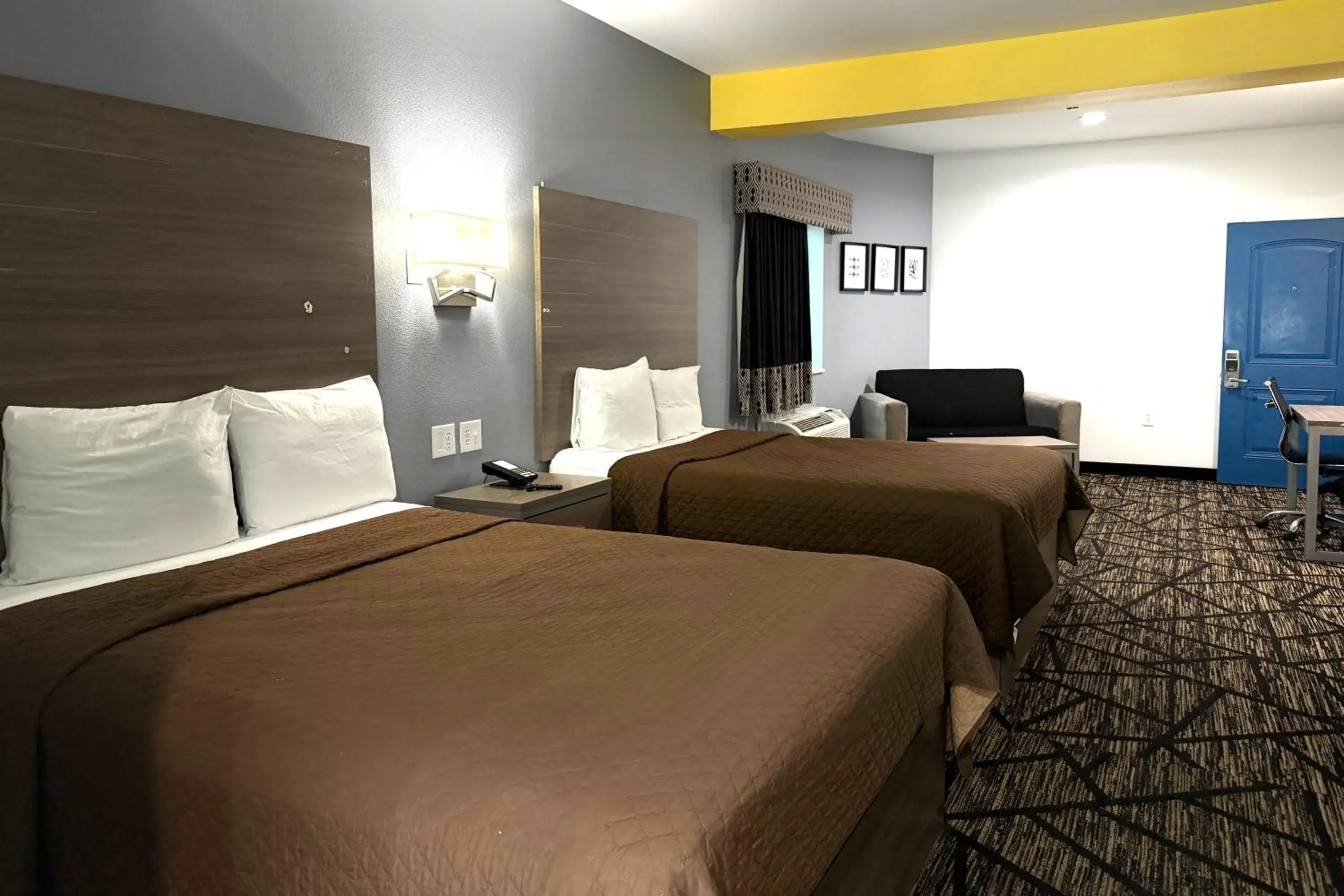 2 Queen Bed Smoking in Hotel Royale IAH Airport North Houston I-45 2 Queen Bed Smoking in Hotel Royale IAH Airport North Houston I-45