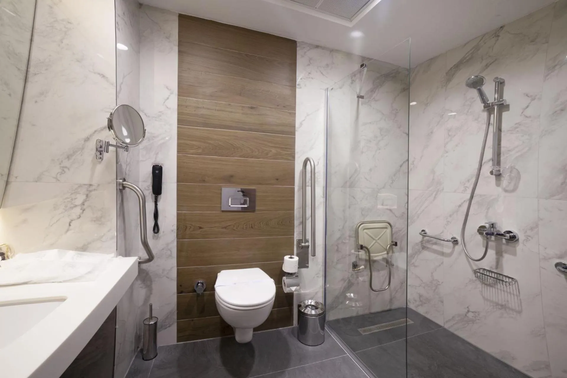 Toilet in GRANBELLAHOTEL