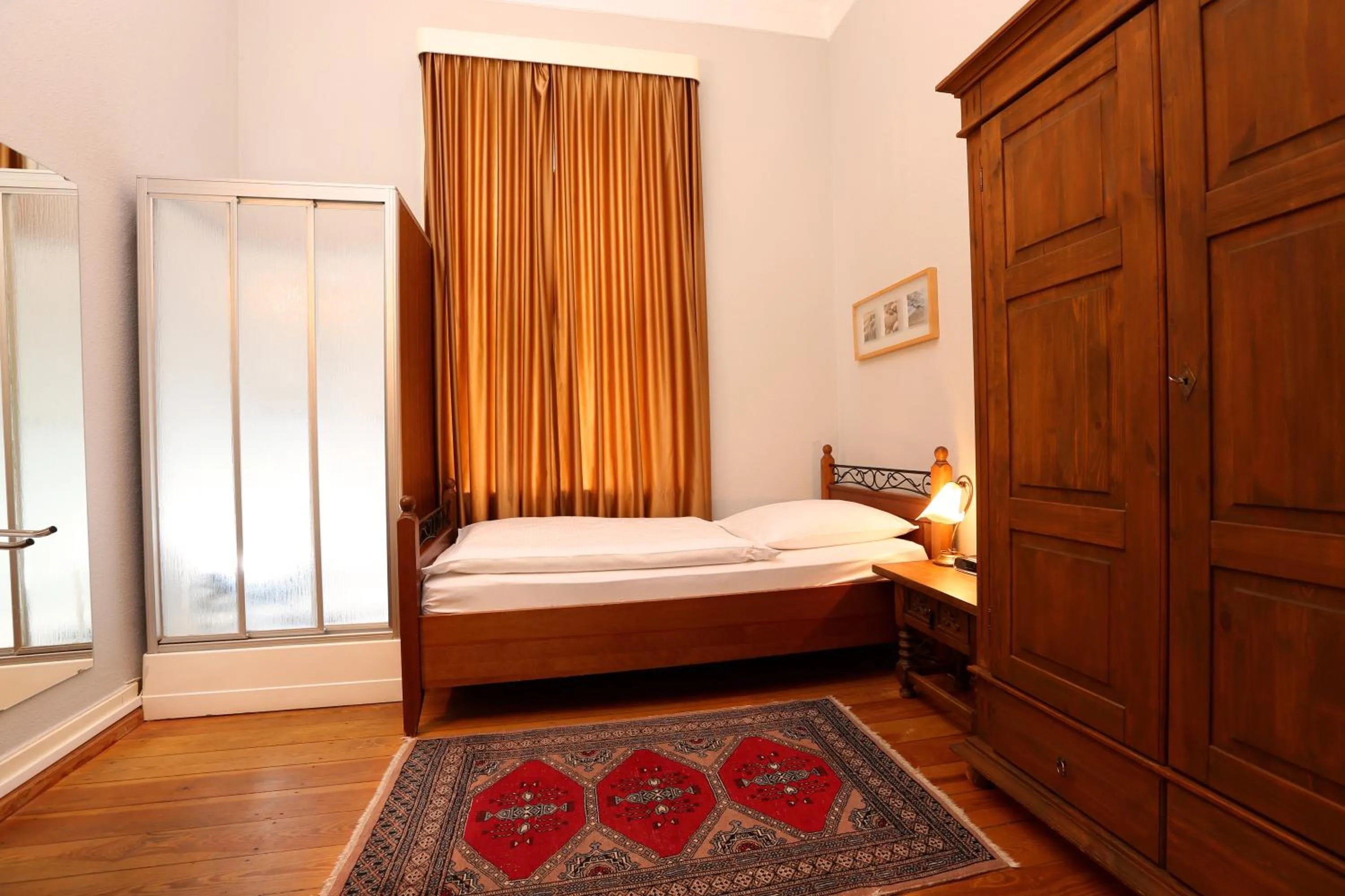 Photo of the whole room, Bed in Hotel Amsterdam