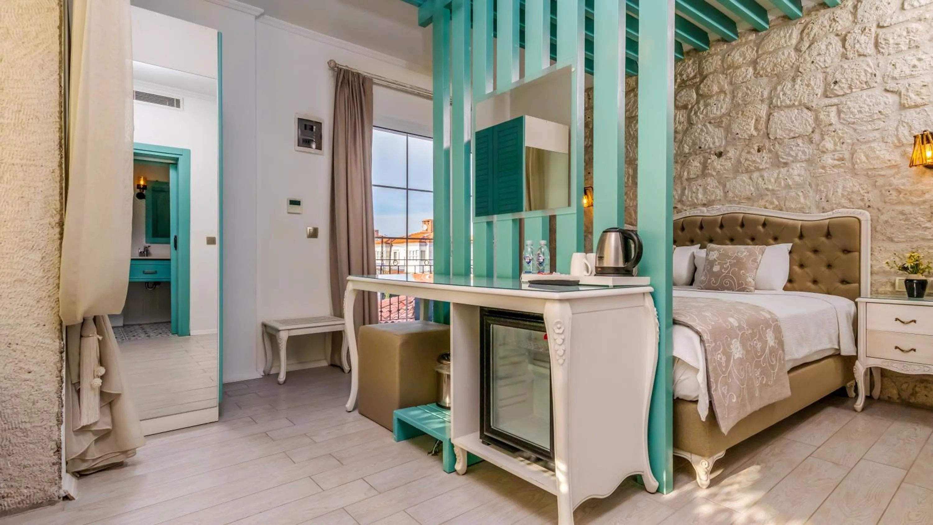 Bed in Avlu Alaçatı Boutique Hotel