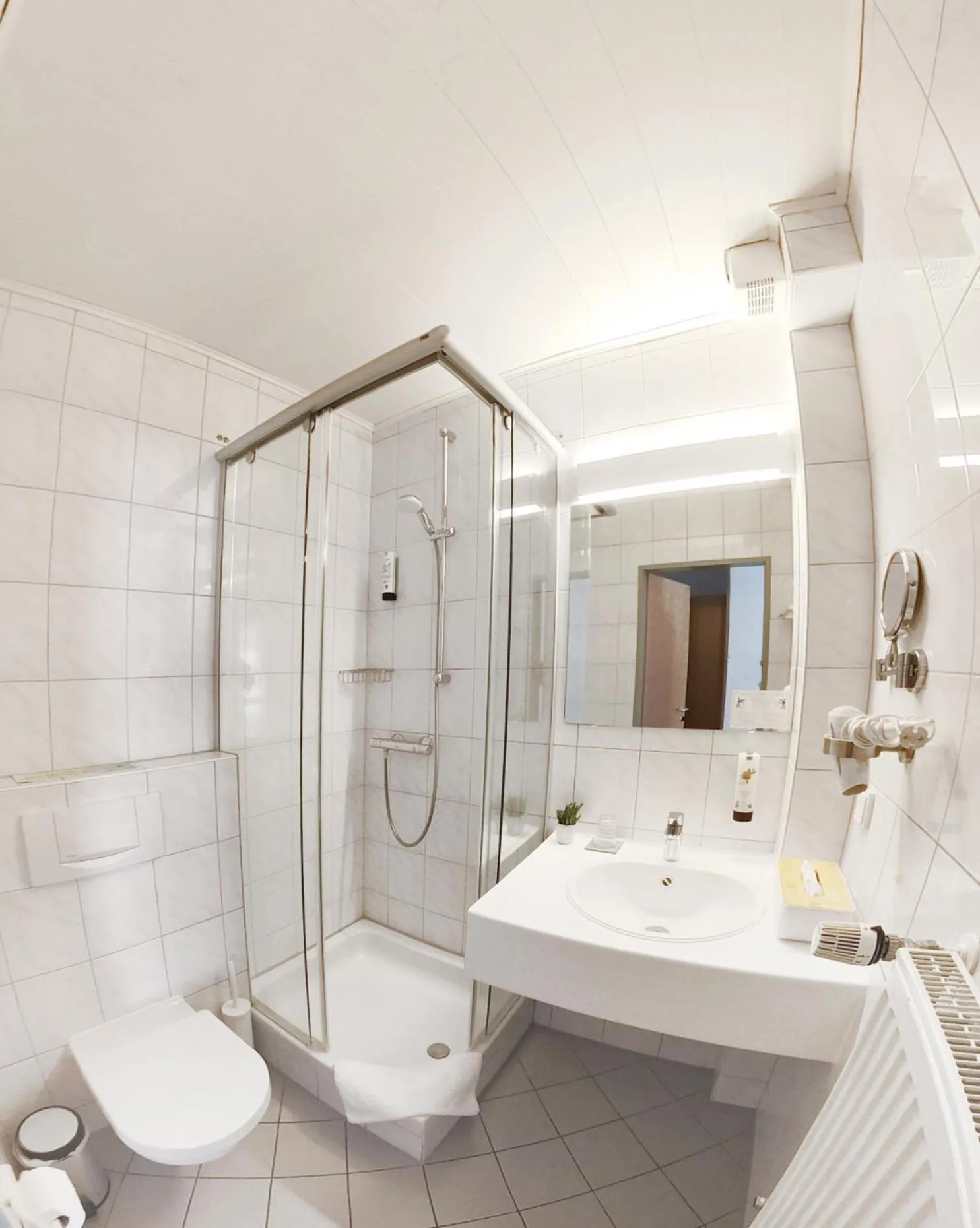 Shower in Hotel Bessunger Forst