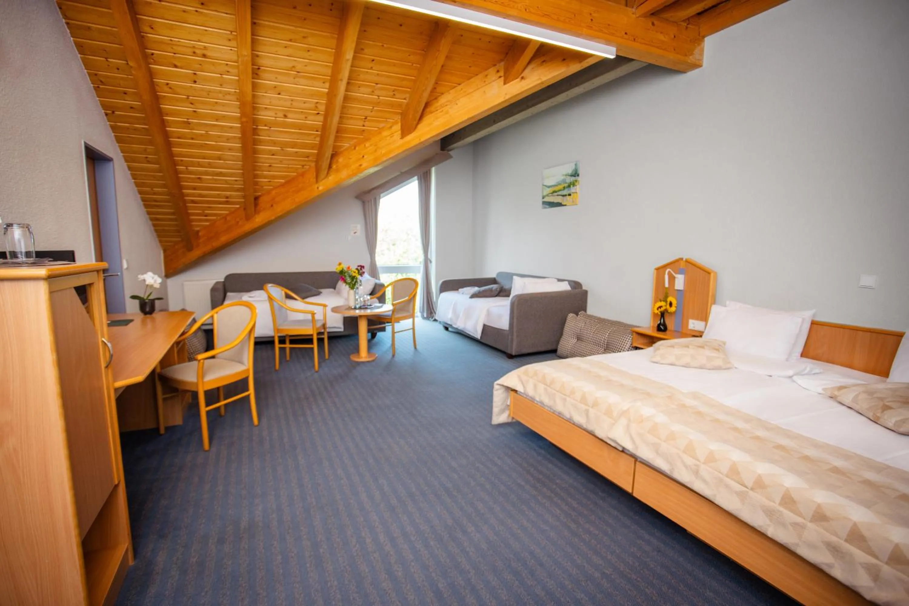 Photo of the whole room, Bed in Hotel Bessunger Forst