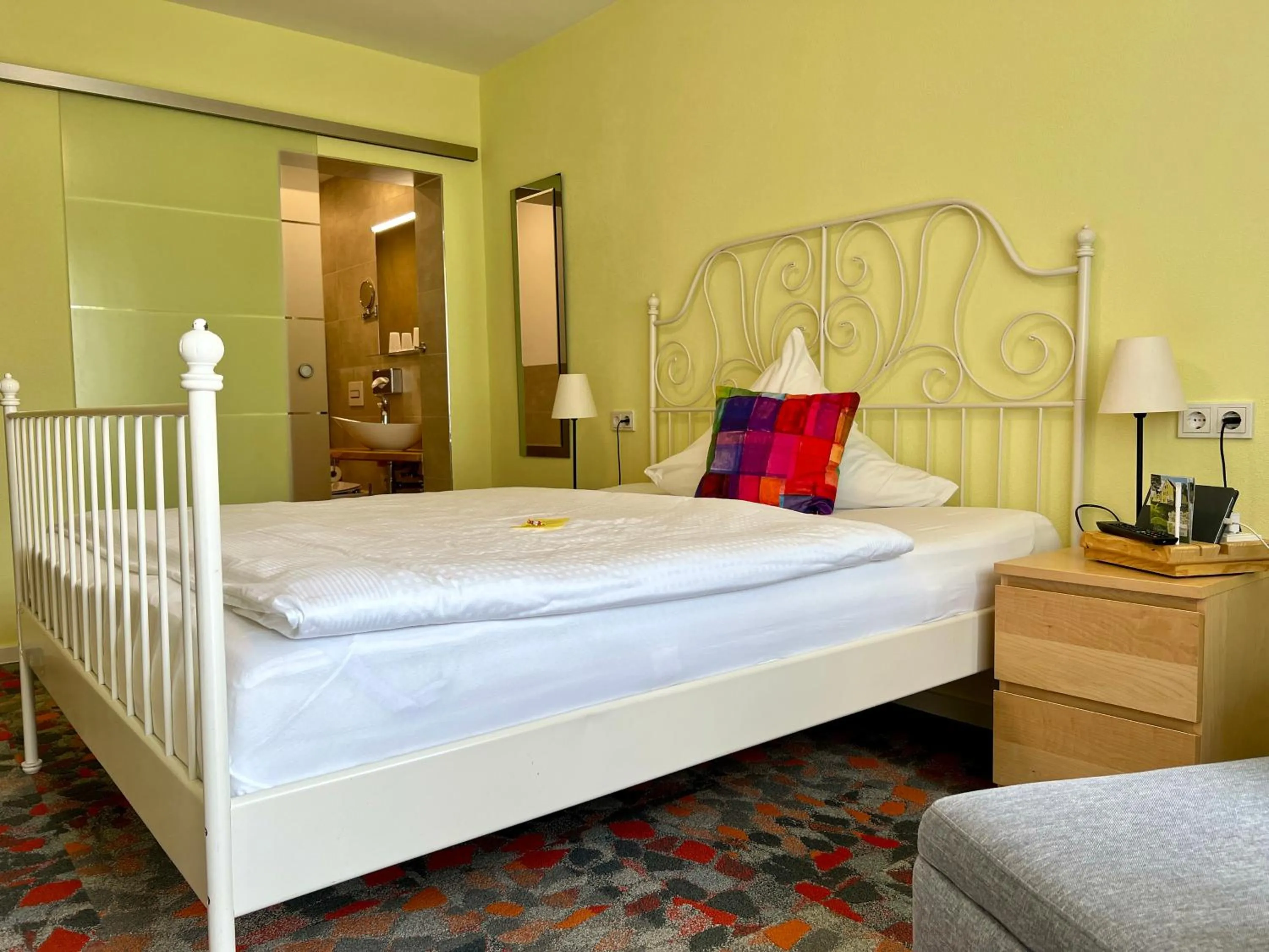 Photo of the whole room, Bed in Berghotel Talblick