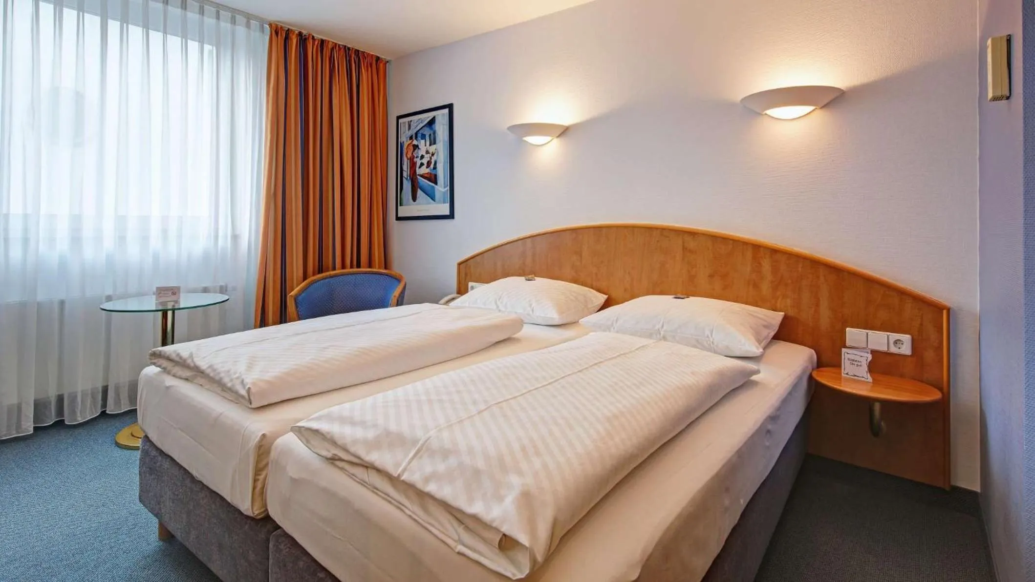 Bedroom, Bed in Hotel Schwanen Stuttgart Airport/Messe
