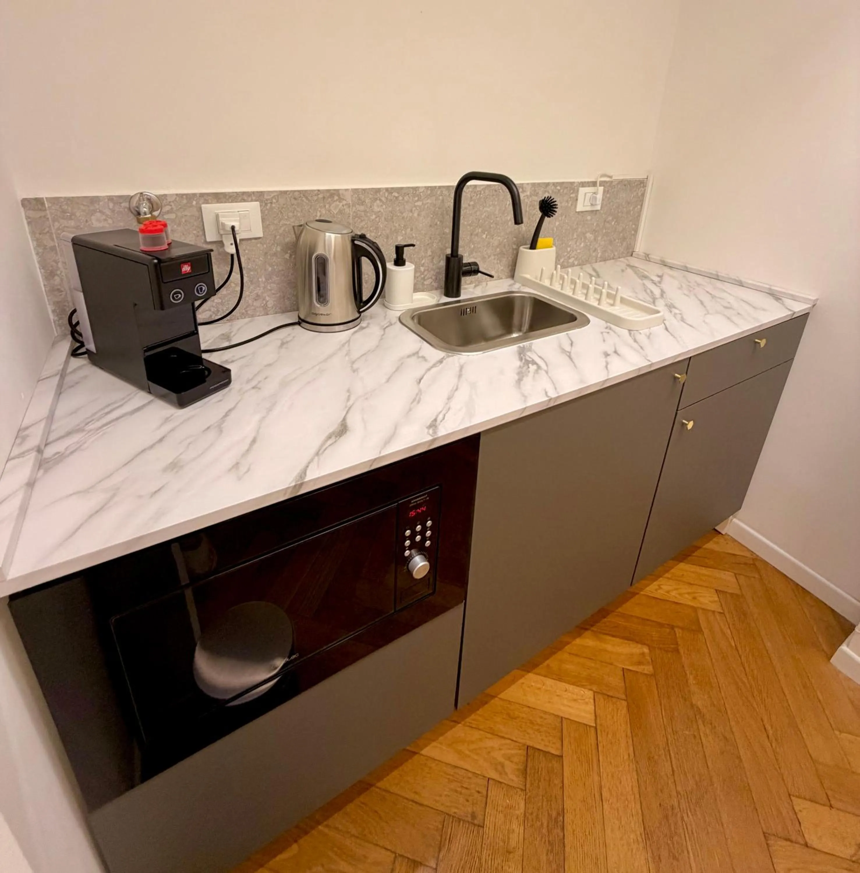 Coffee/tea facilities in Crops City Stay